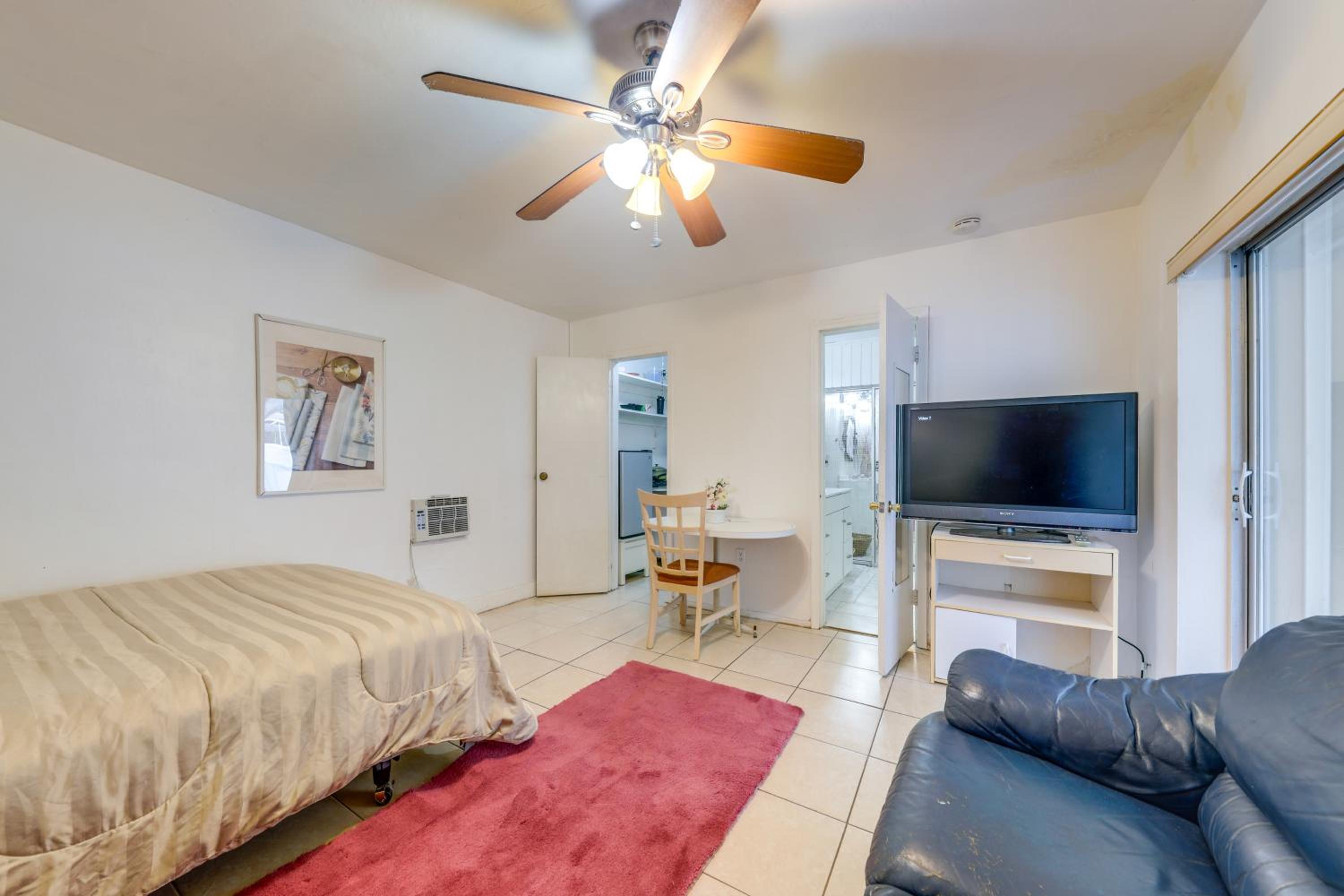World Cup Studio with Pool Access, 3 Mi to Matches!