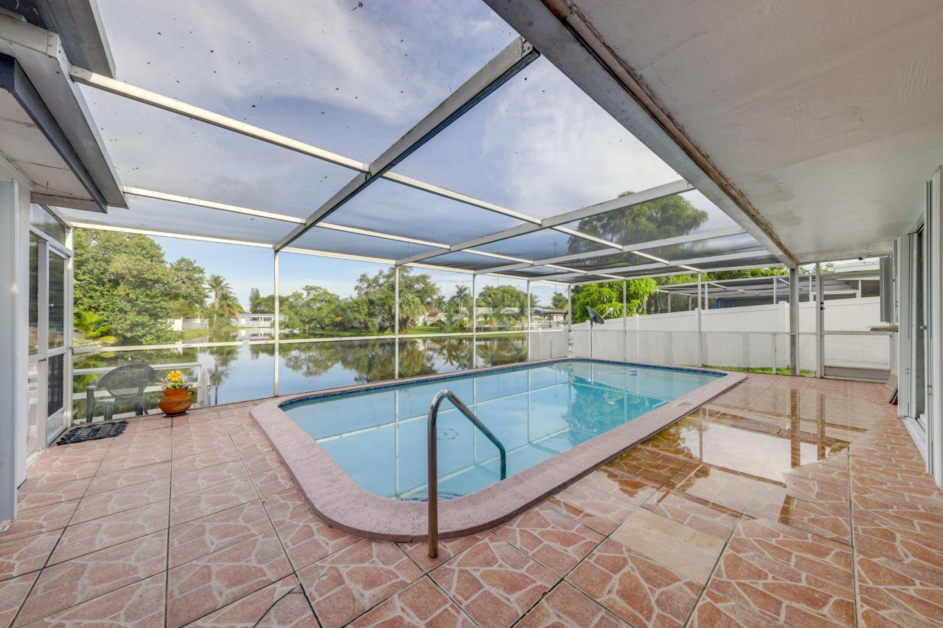 World Cup Studio with Pool Access, 3 Mi to Matches!