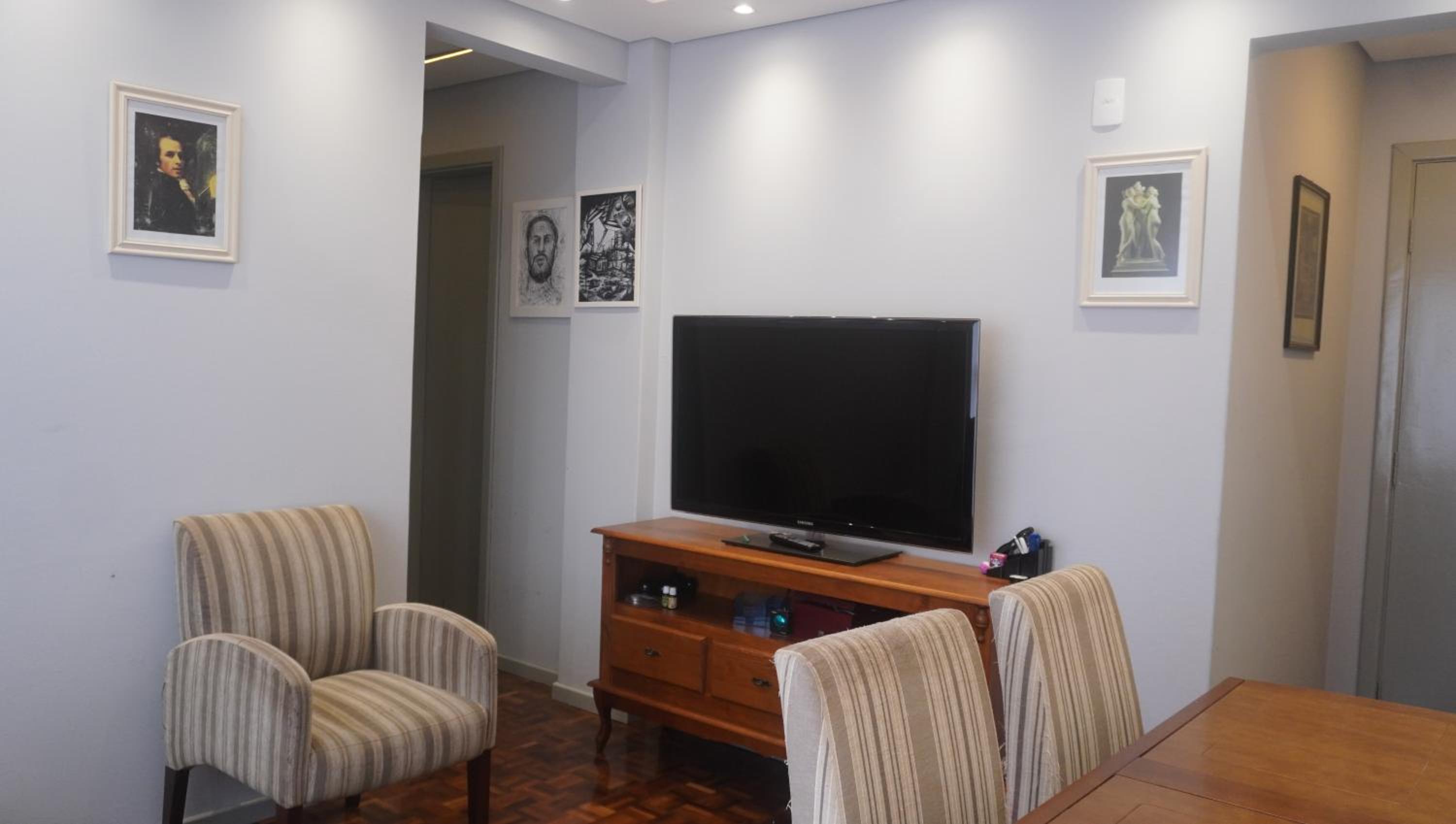 Apartamento central próximo ao Shopping Palladium com garagem coberta