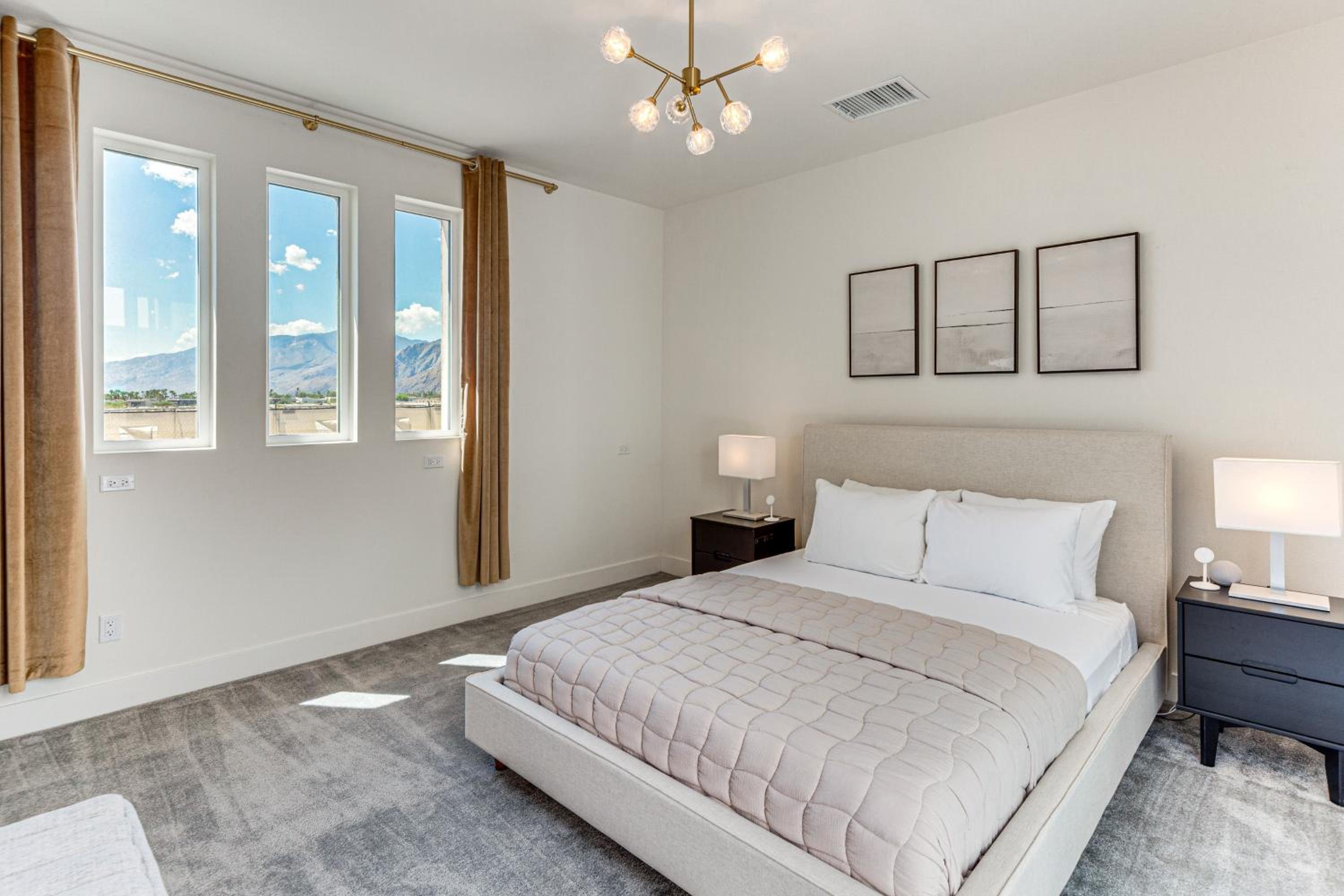 Mtn-View Palm Springs Oasis Stagecoach Fest Hub!