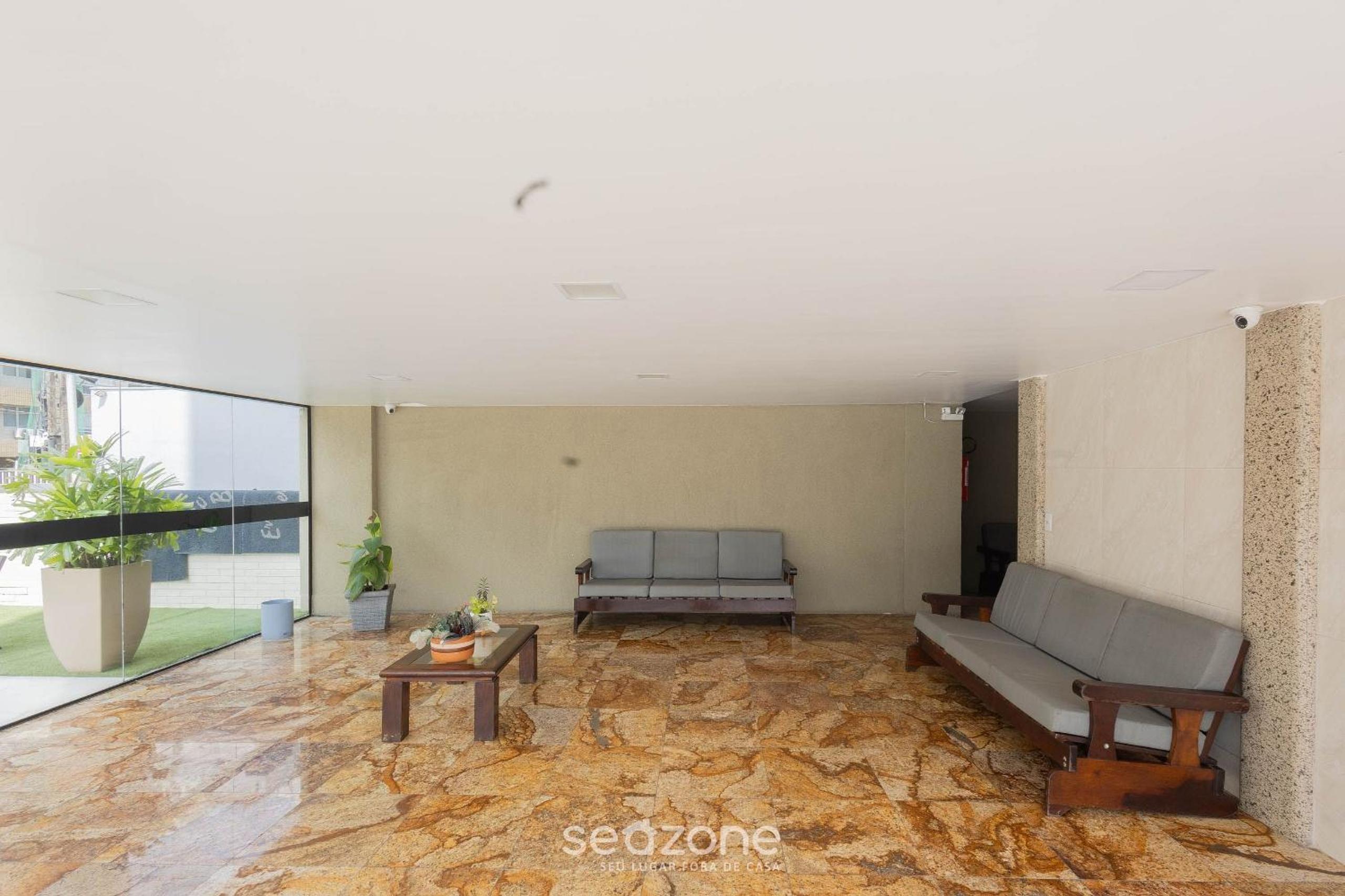 1-Bedroom Apt 100 m from Jatiúca Beach BER0202