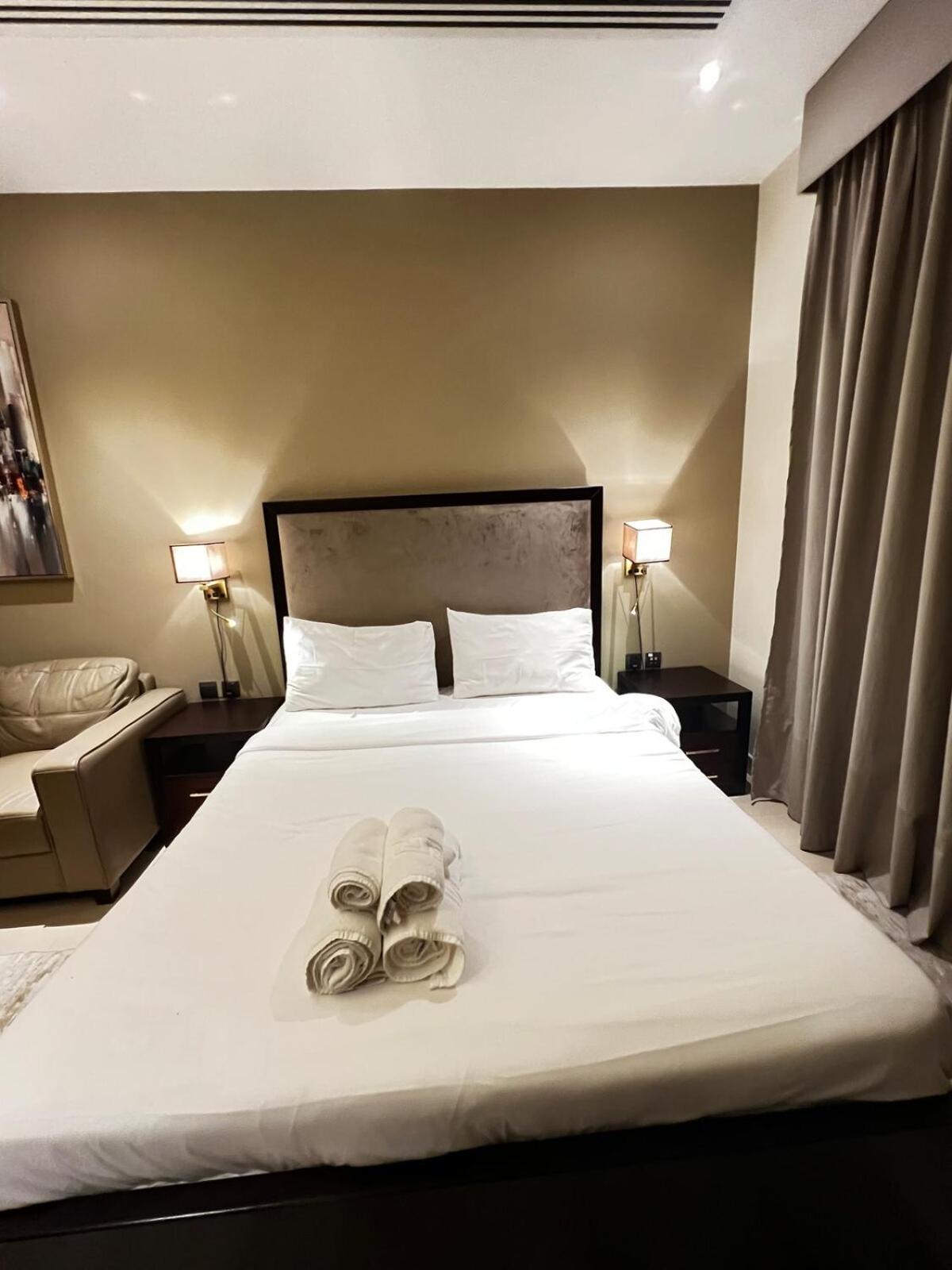 Cozy Spacious Studio in Downtown with Burj Khalifa View