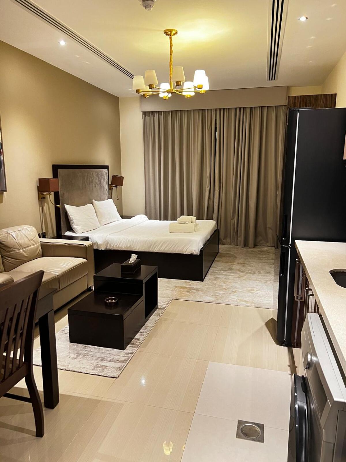 Cozy Spacious Studio in Downtown with Burj Khalifa View