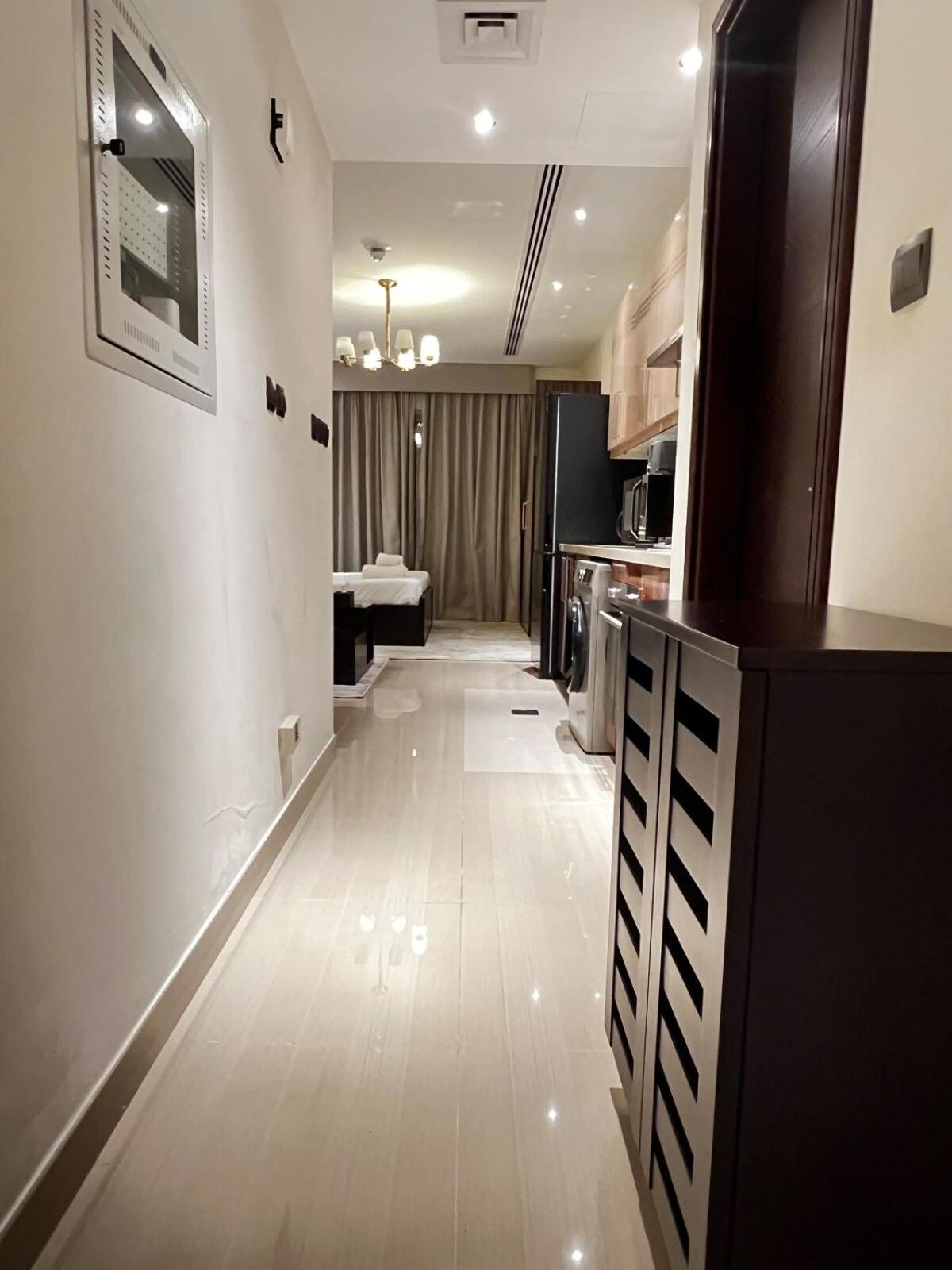 Cozy Spacious Studio in Downtown with Burj Khalifa View