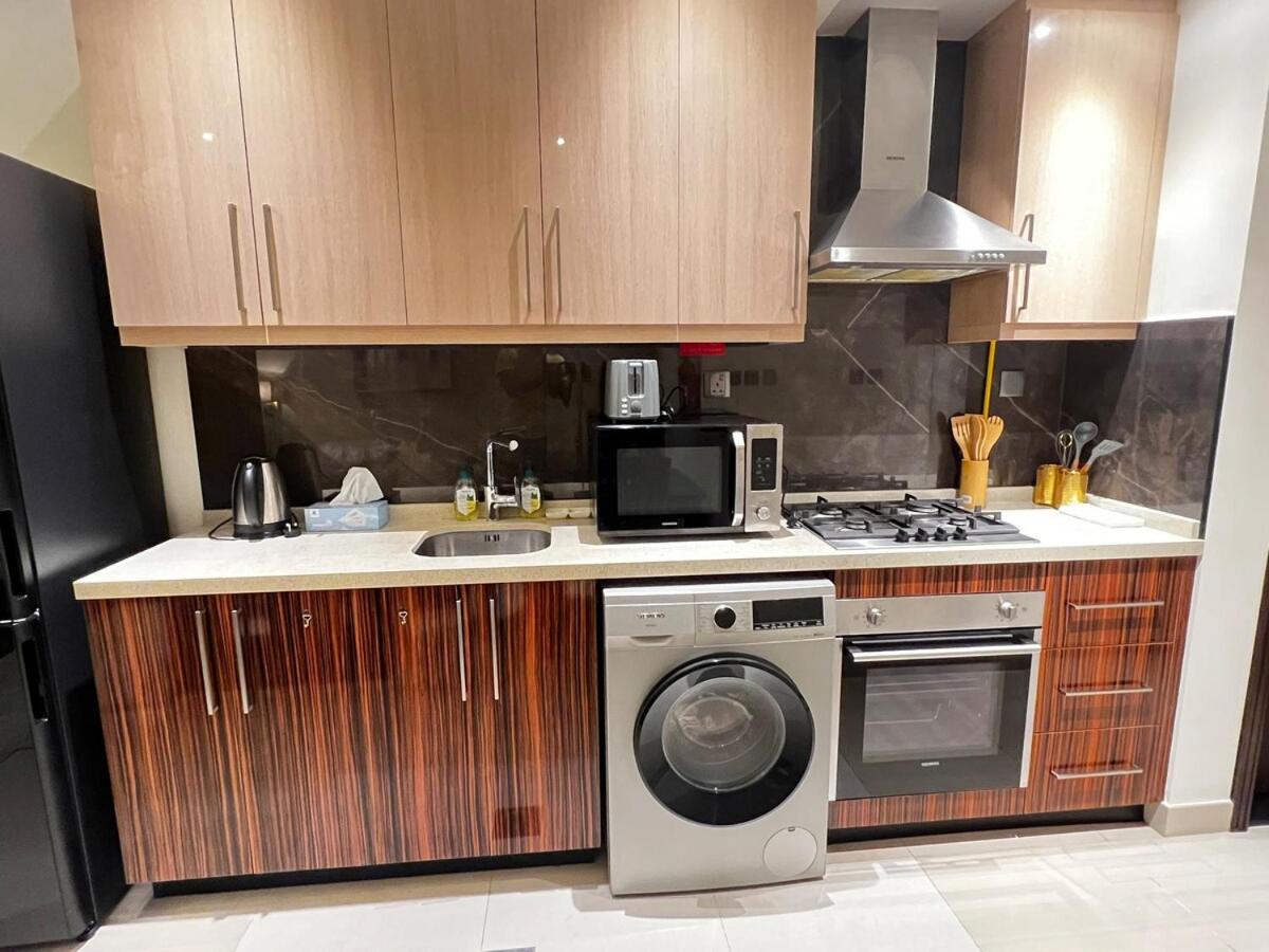 Cozy Spacious Studio in Downtown with Burj Khalifa View