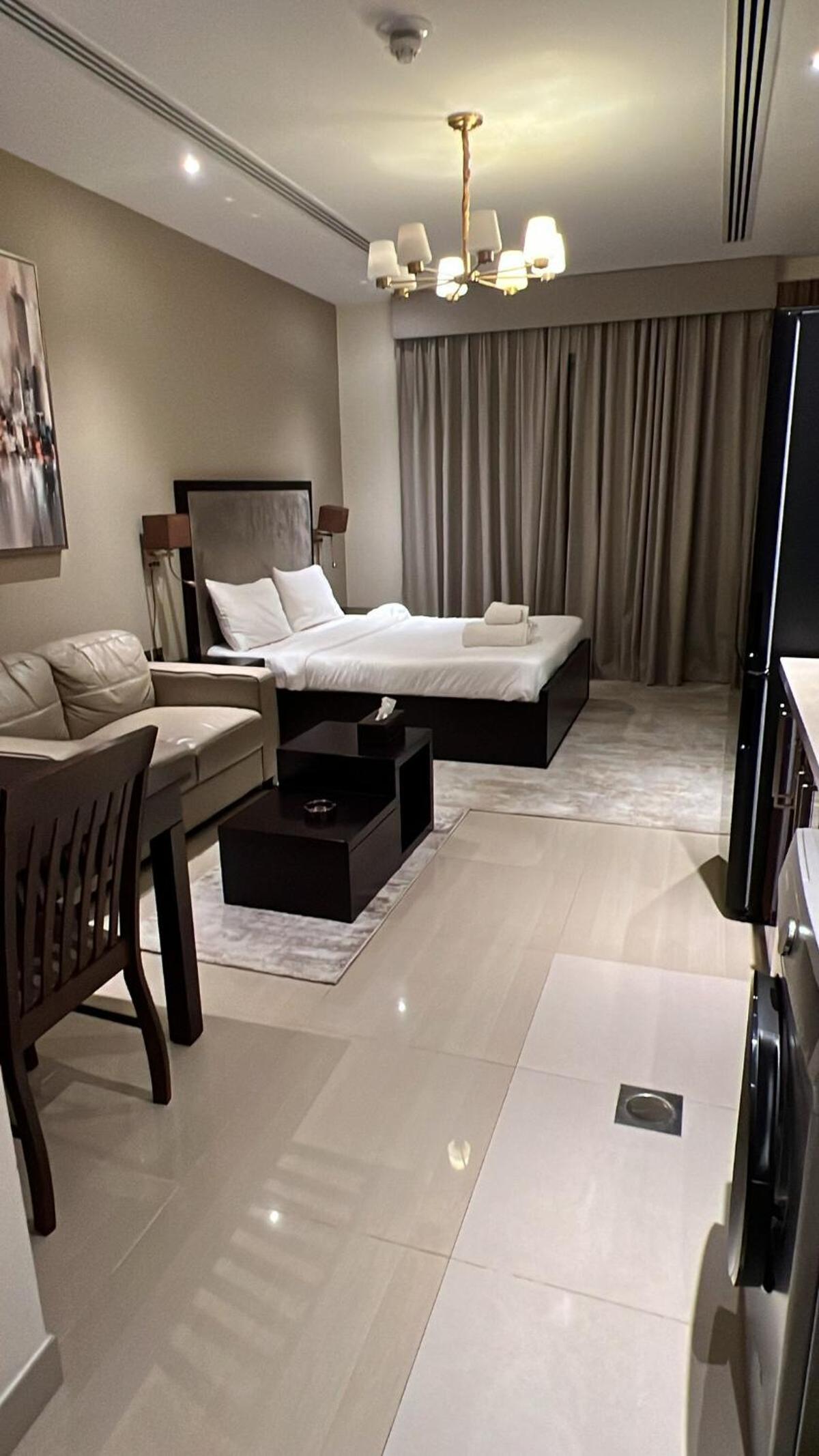 Cozy Spacious Studio in Downtown with Burj Khalifa View