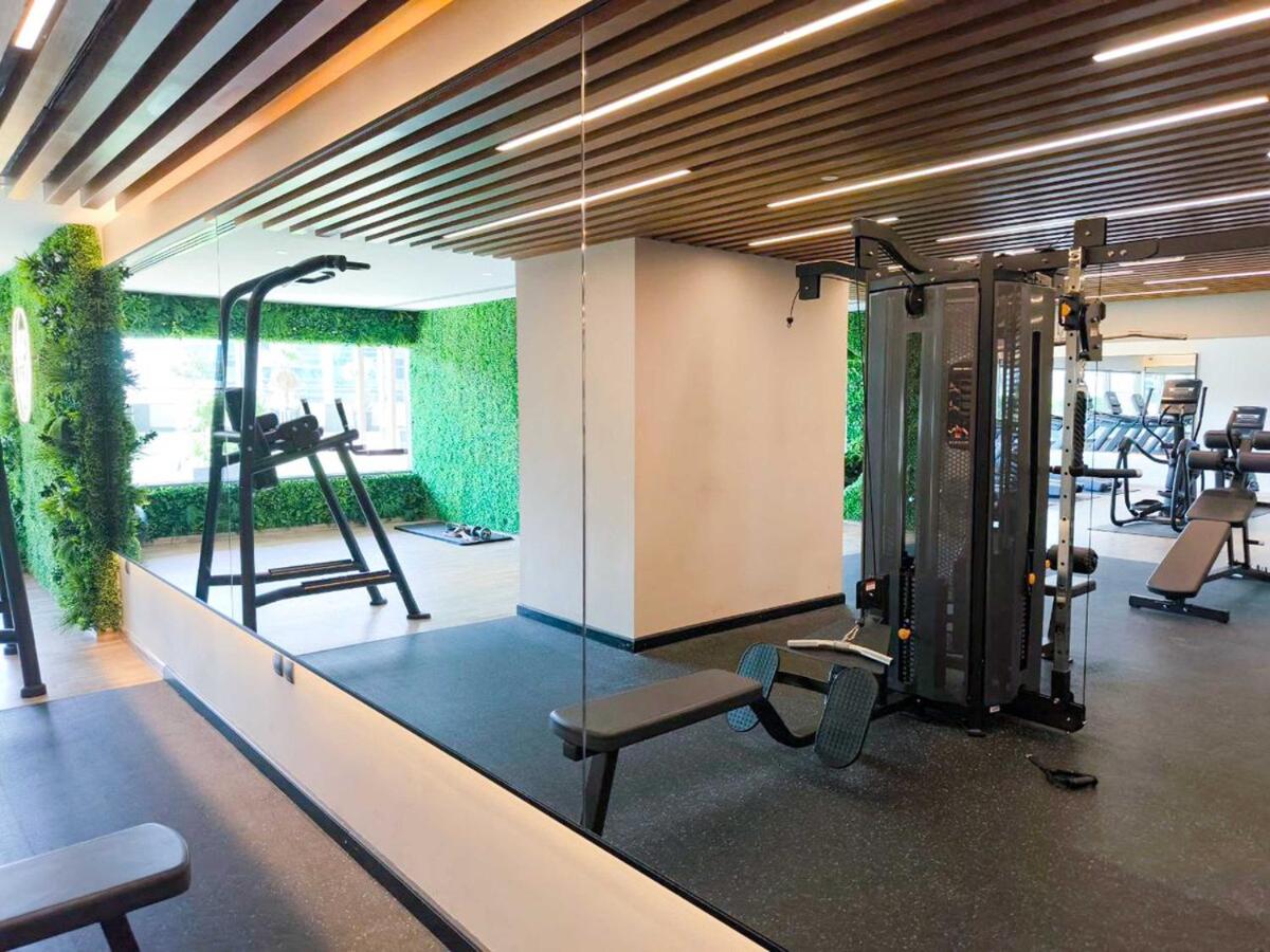 Cozy Spacious Studio in Downtown with Burj Khalifa View