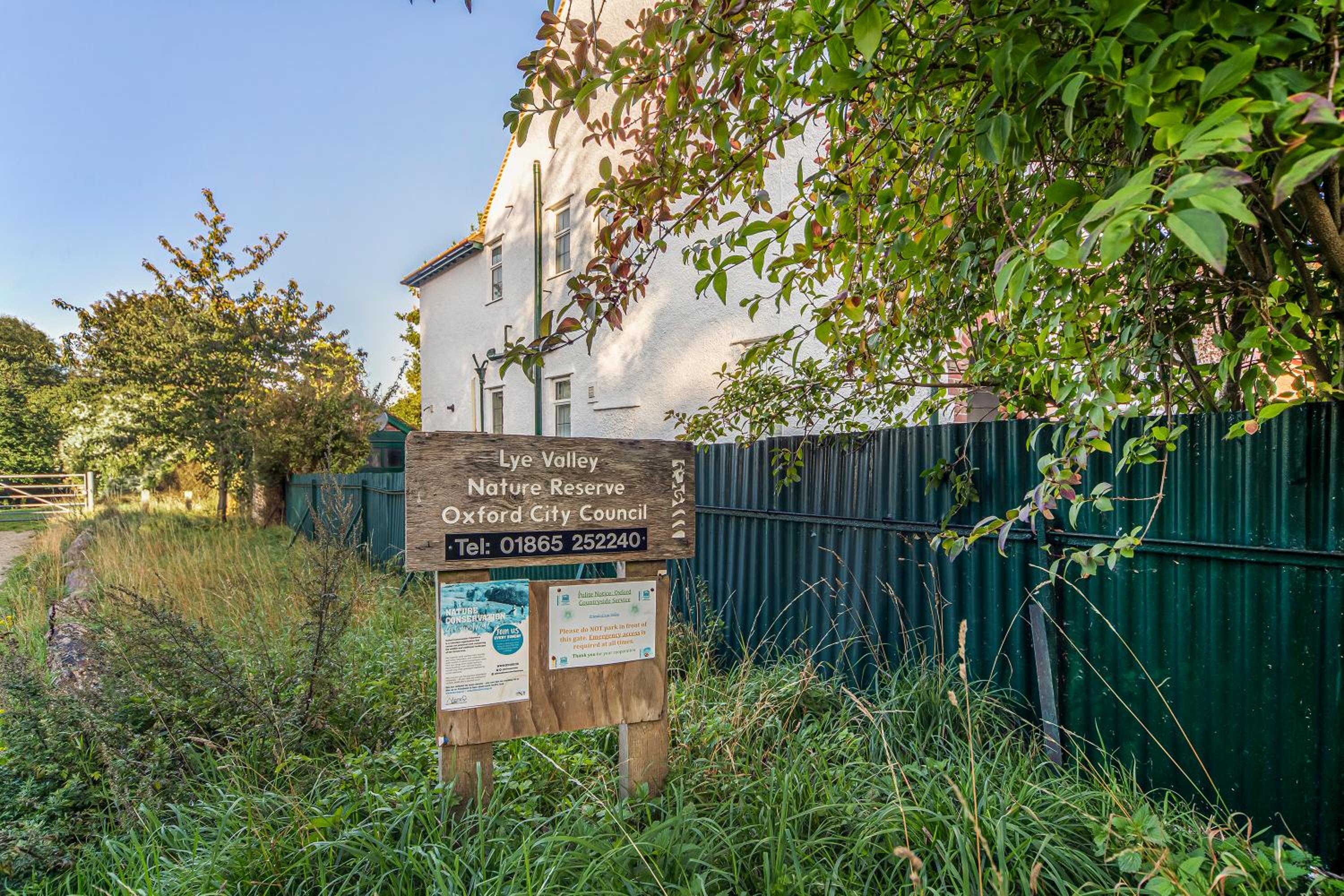 The Churchill & Brookes Residence at Headington A Modern Three-Bedroom Oxford Home near the University and Hospital