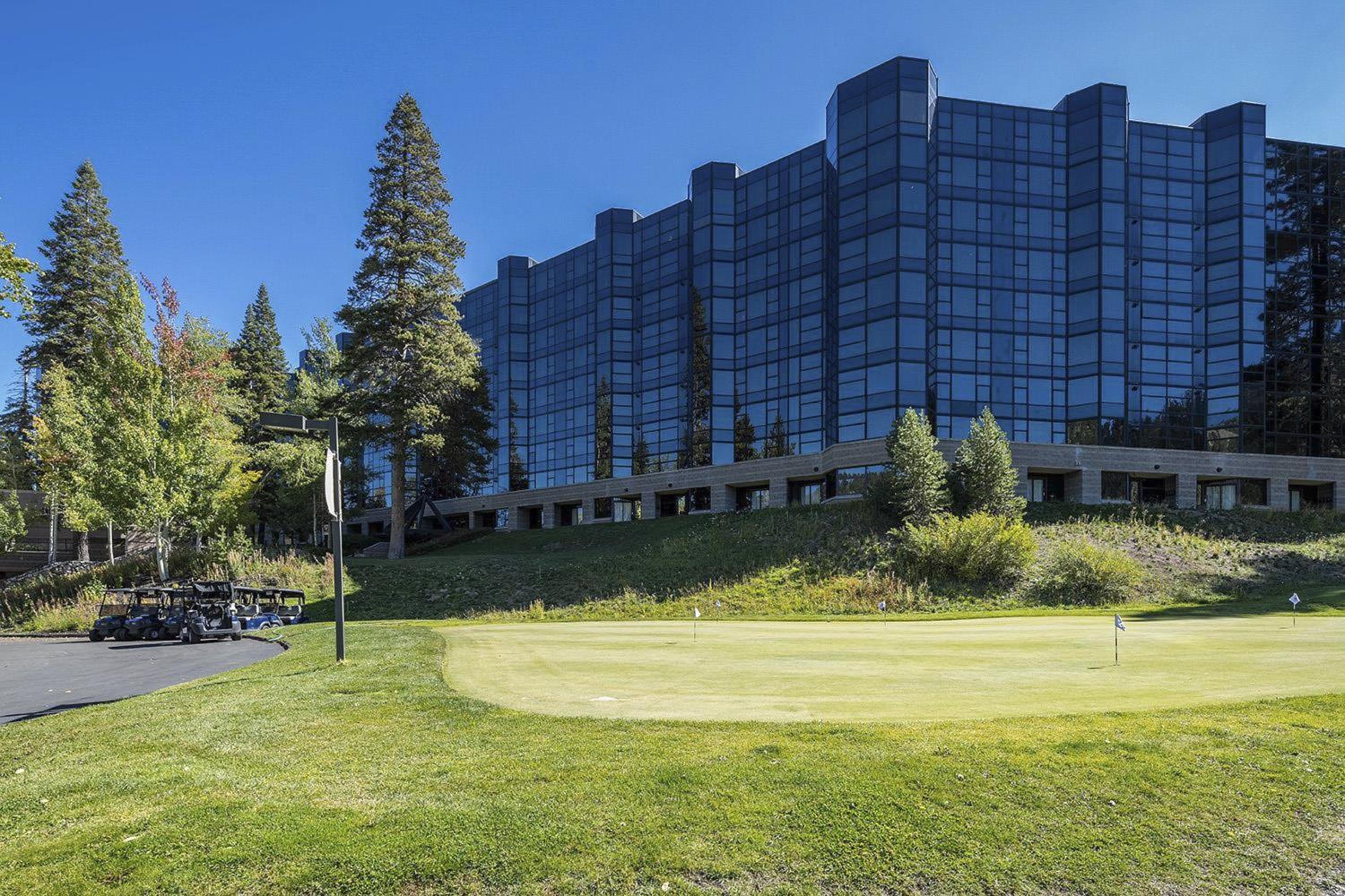Community Perks! Everline Resort and Spa Retreat