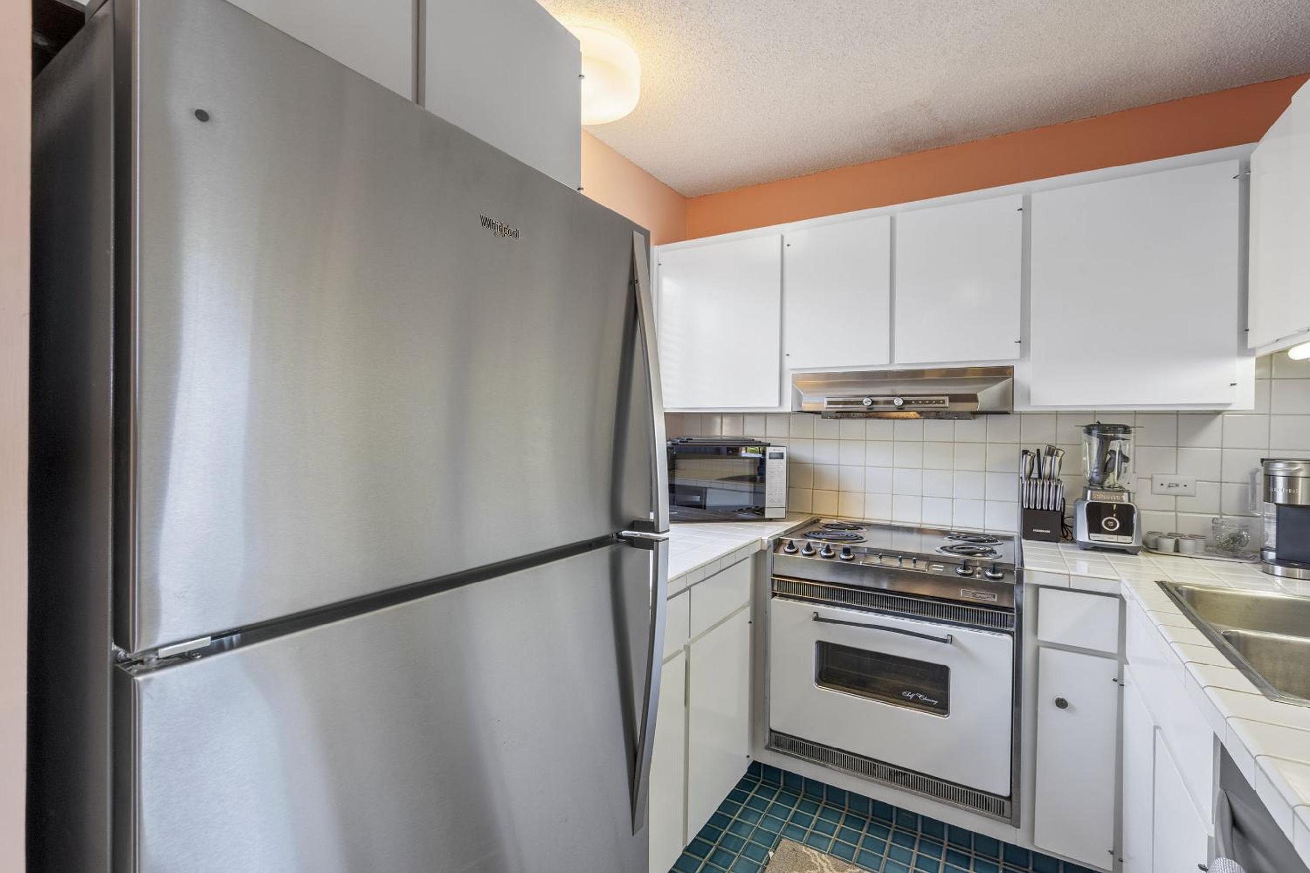 Wailea Ekahi 12D - Budget Friendly Ocean View Studio w/ Lanai, Kitchen, WD, & AC