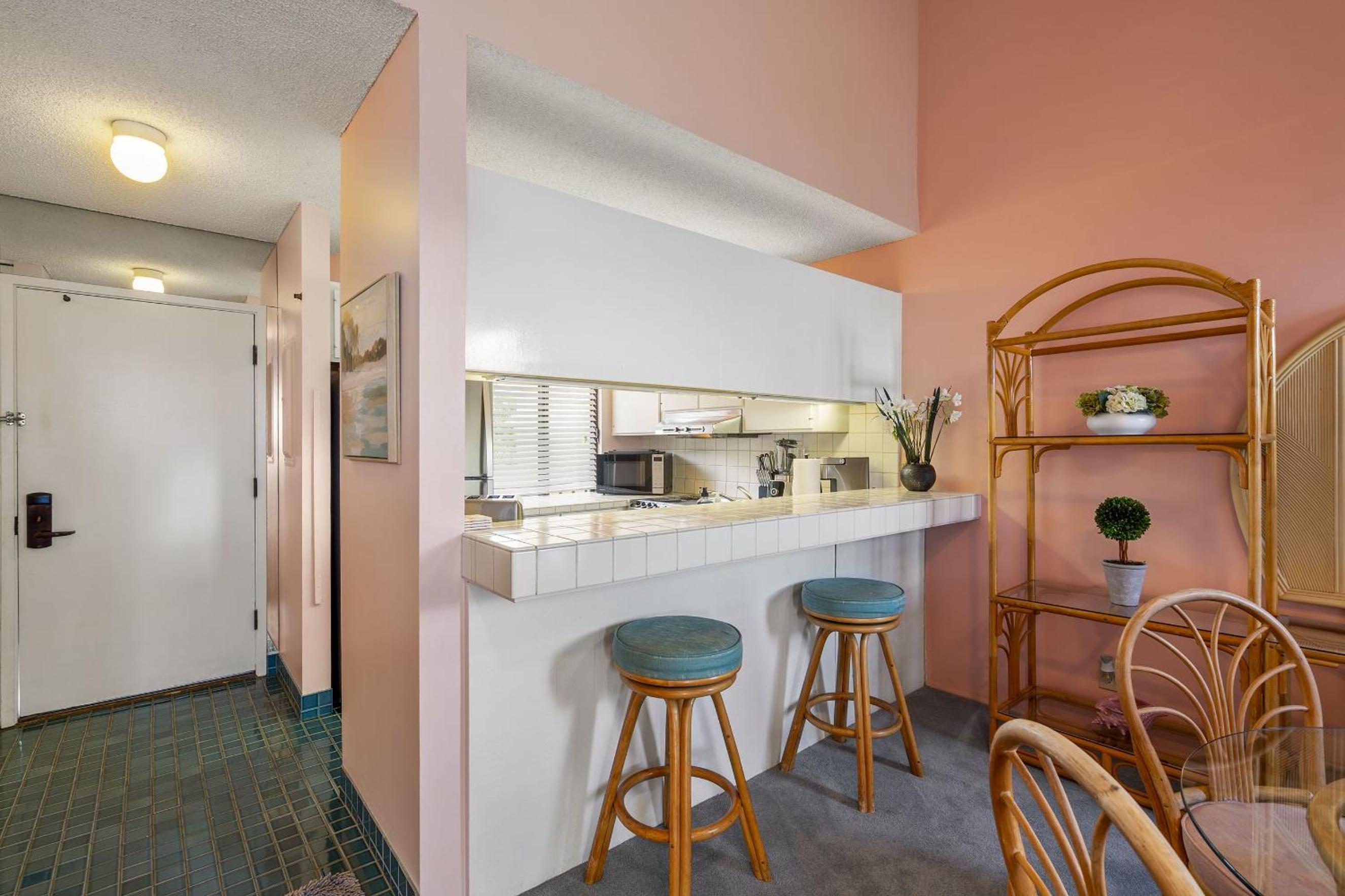 Wailea Ekahi 12D - Budget Friendly Ocean View Studio w/ Lanai, Kitchen, WD, & AC