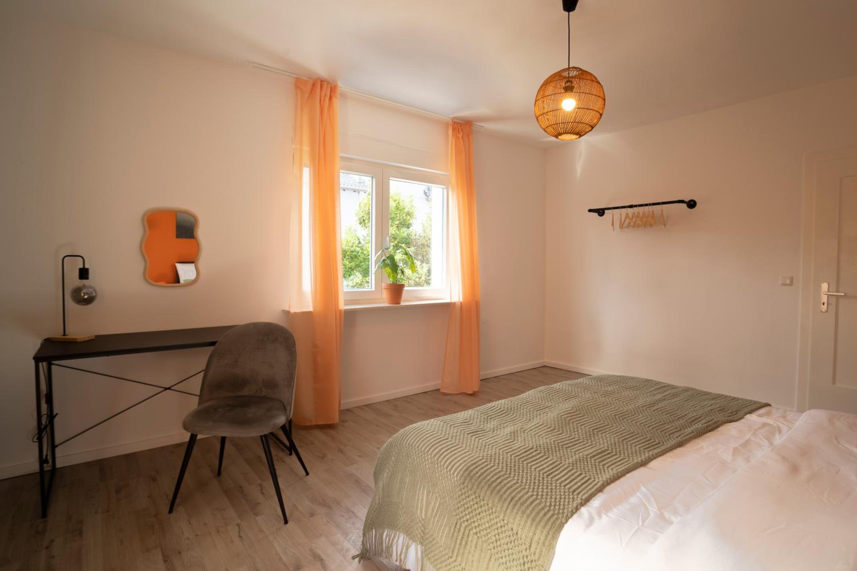 Das orange Haus in der Nähe Frankfurt