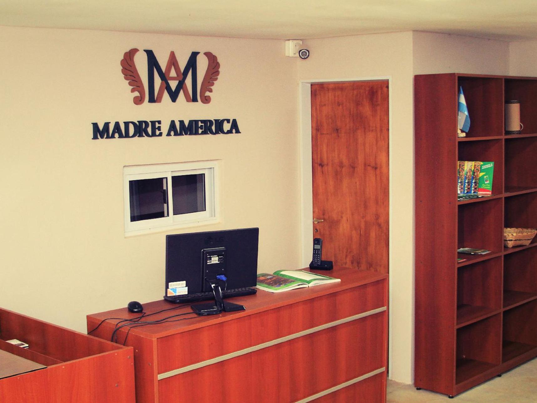 Madre America Hotel & Hostel
