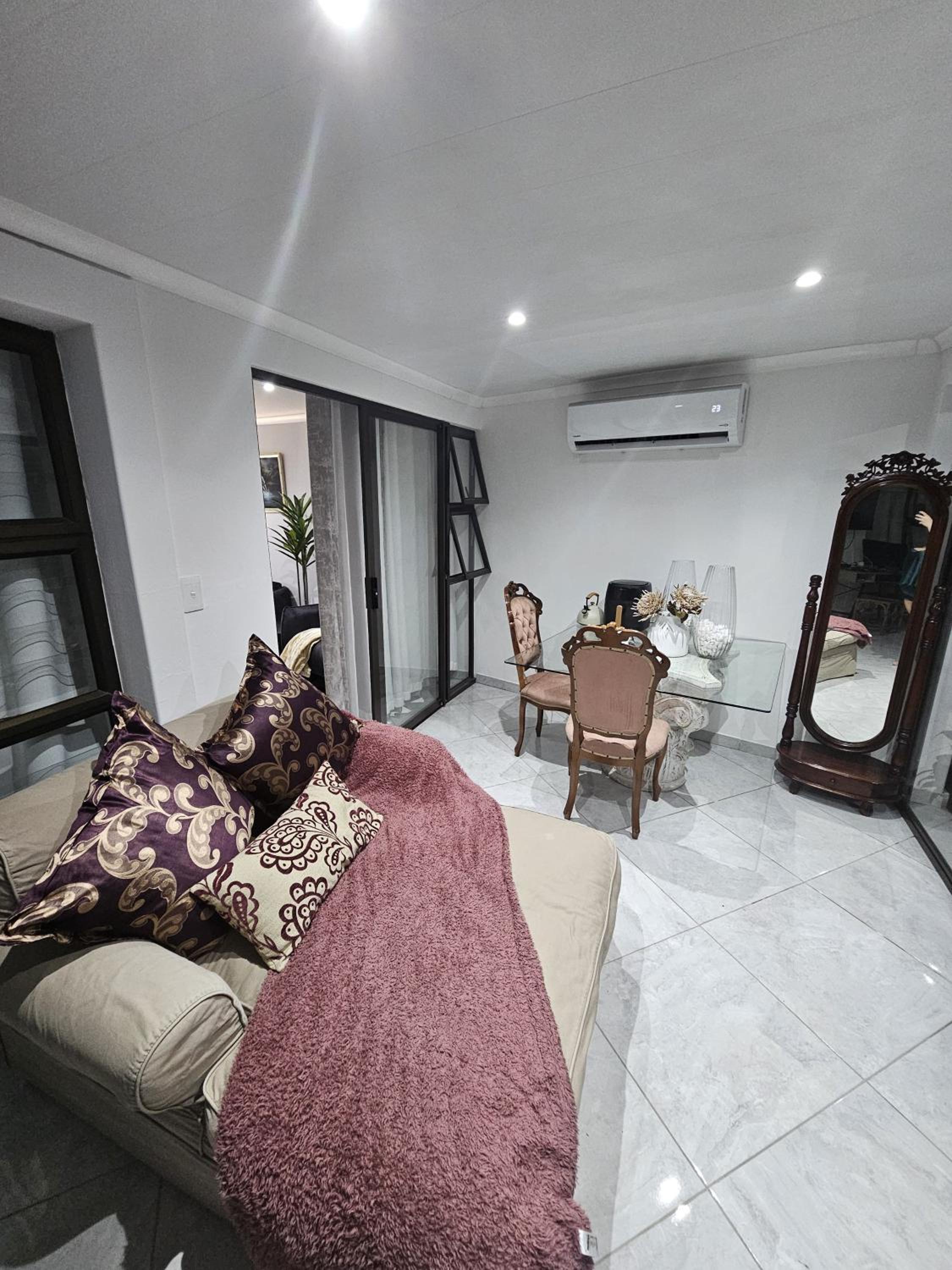 Falcon Suite