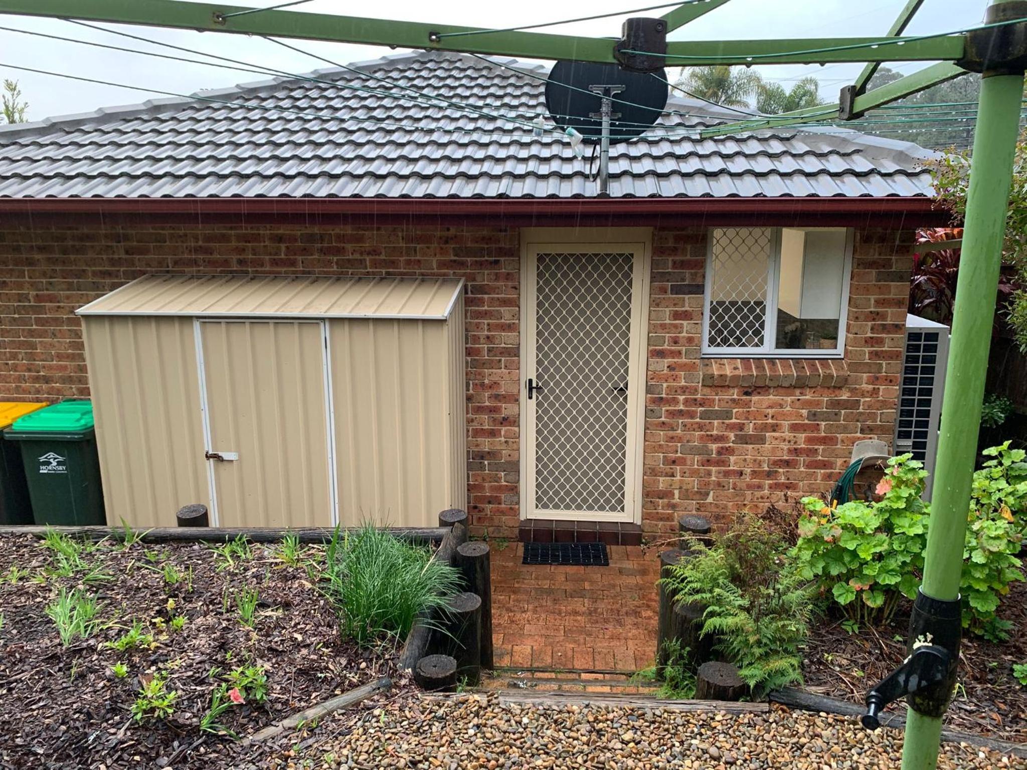 Fabulous Stunning Garden View King Bedroom with shared bathroom at MC 2079