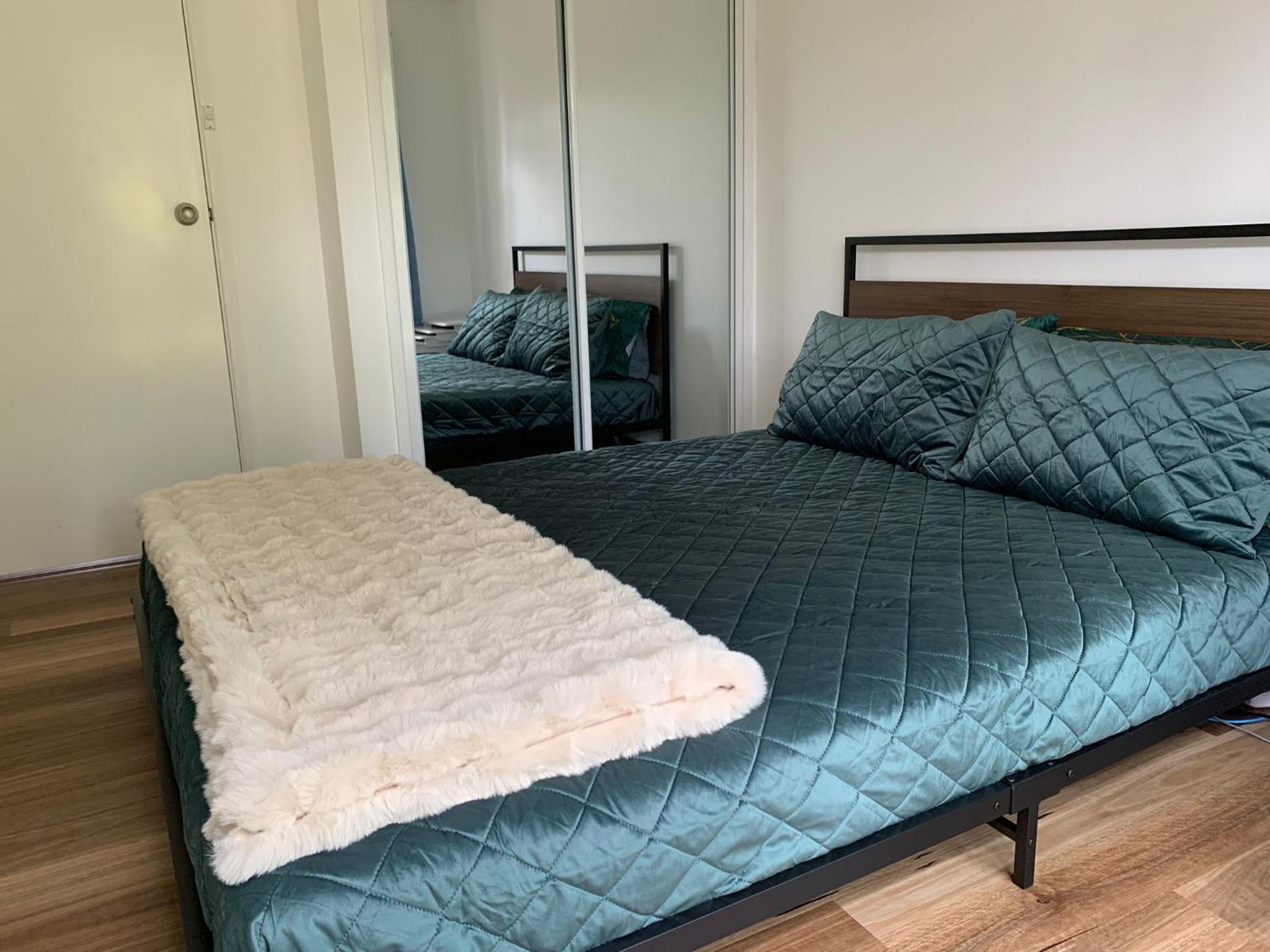 Fabulous Stunning Garden View King Bedroom with shared bathroom at MC 2079
