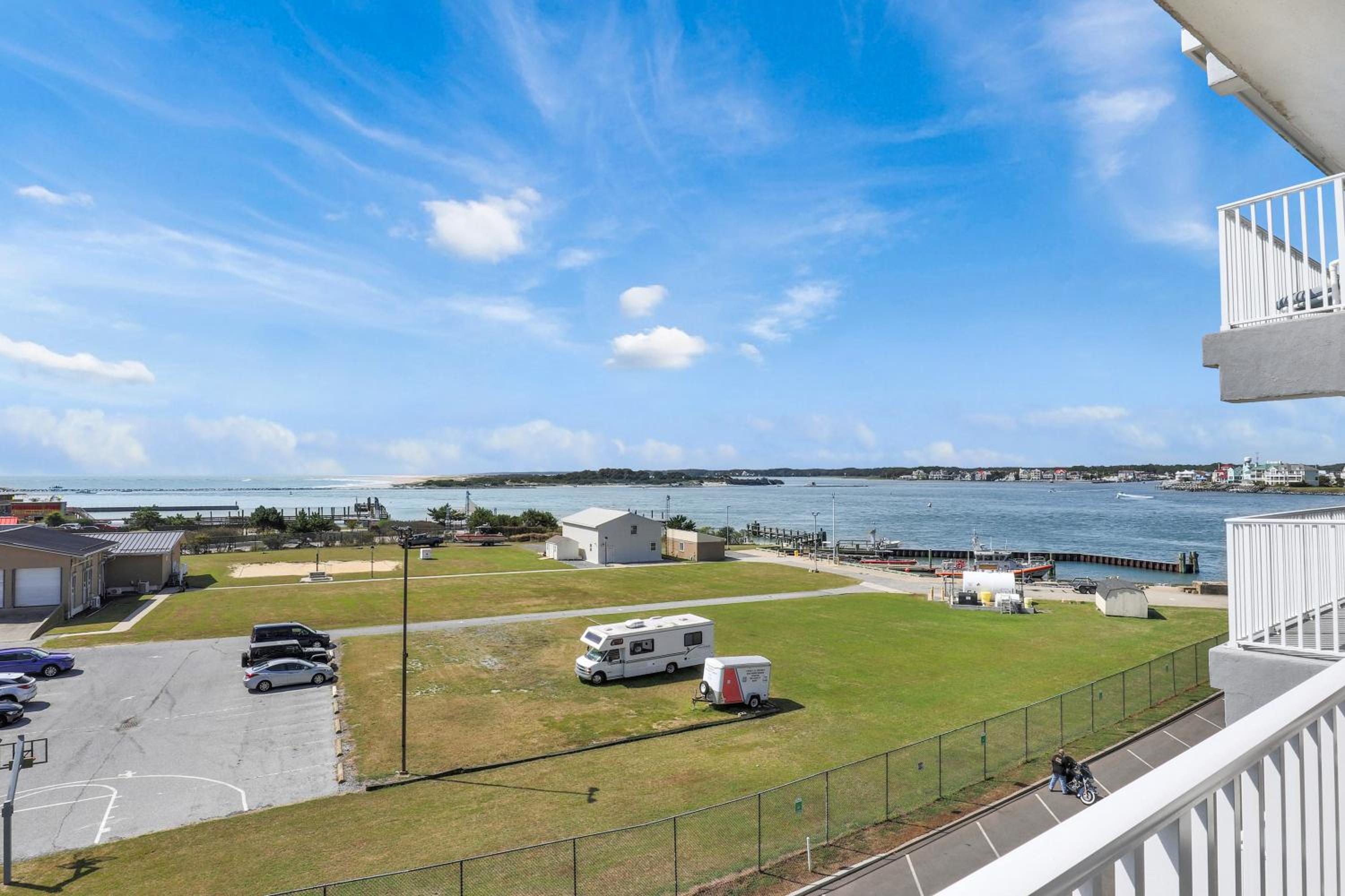 BeachBox II - The One with Panoramic Inlet Views - Couple's Corner - Assateague House 411