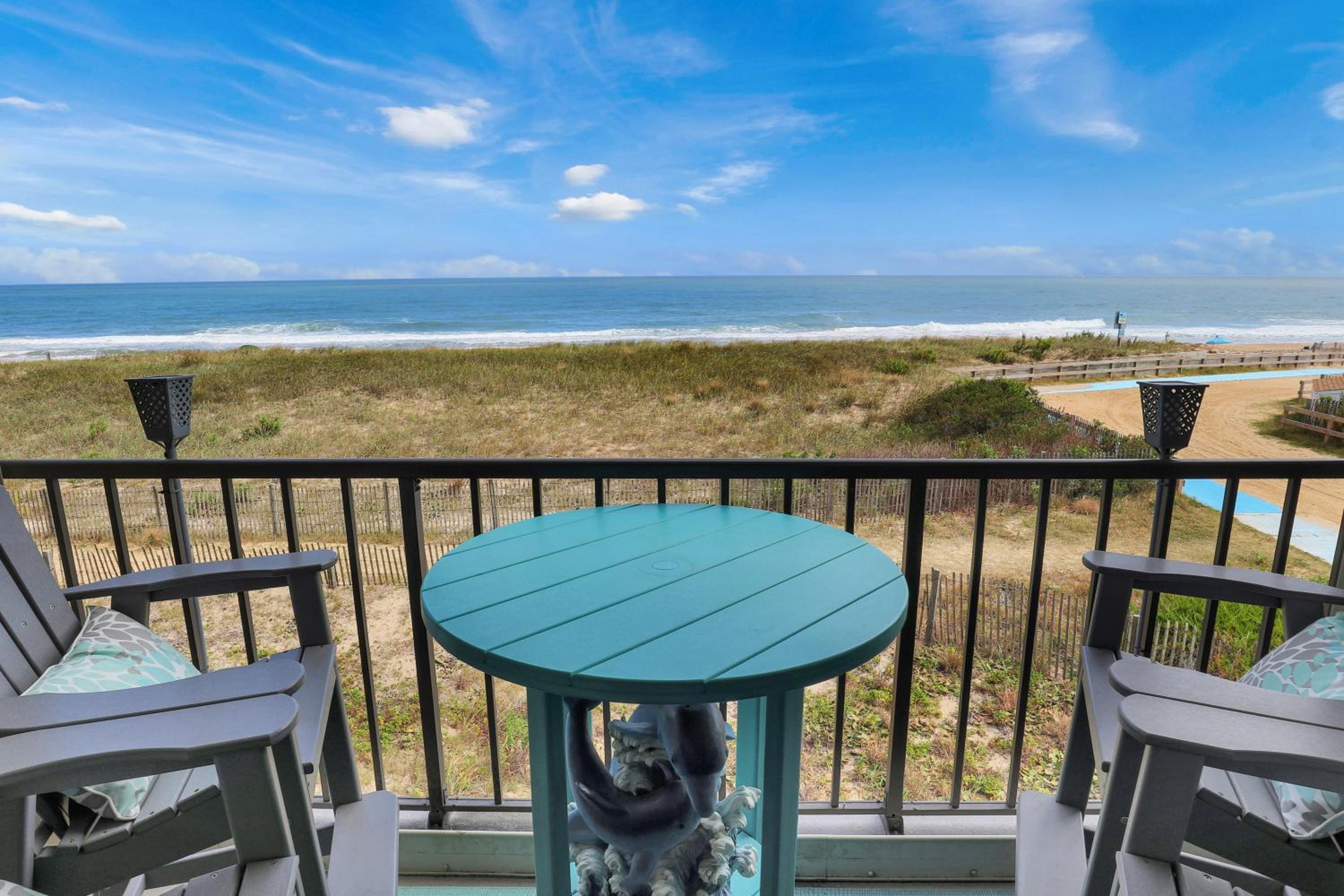 BeachBox I - The One with Incredible Sunrises - Couple's Retreat - East Winds 202