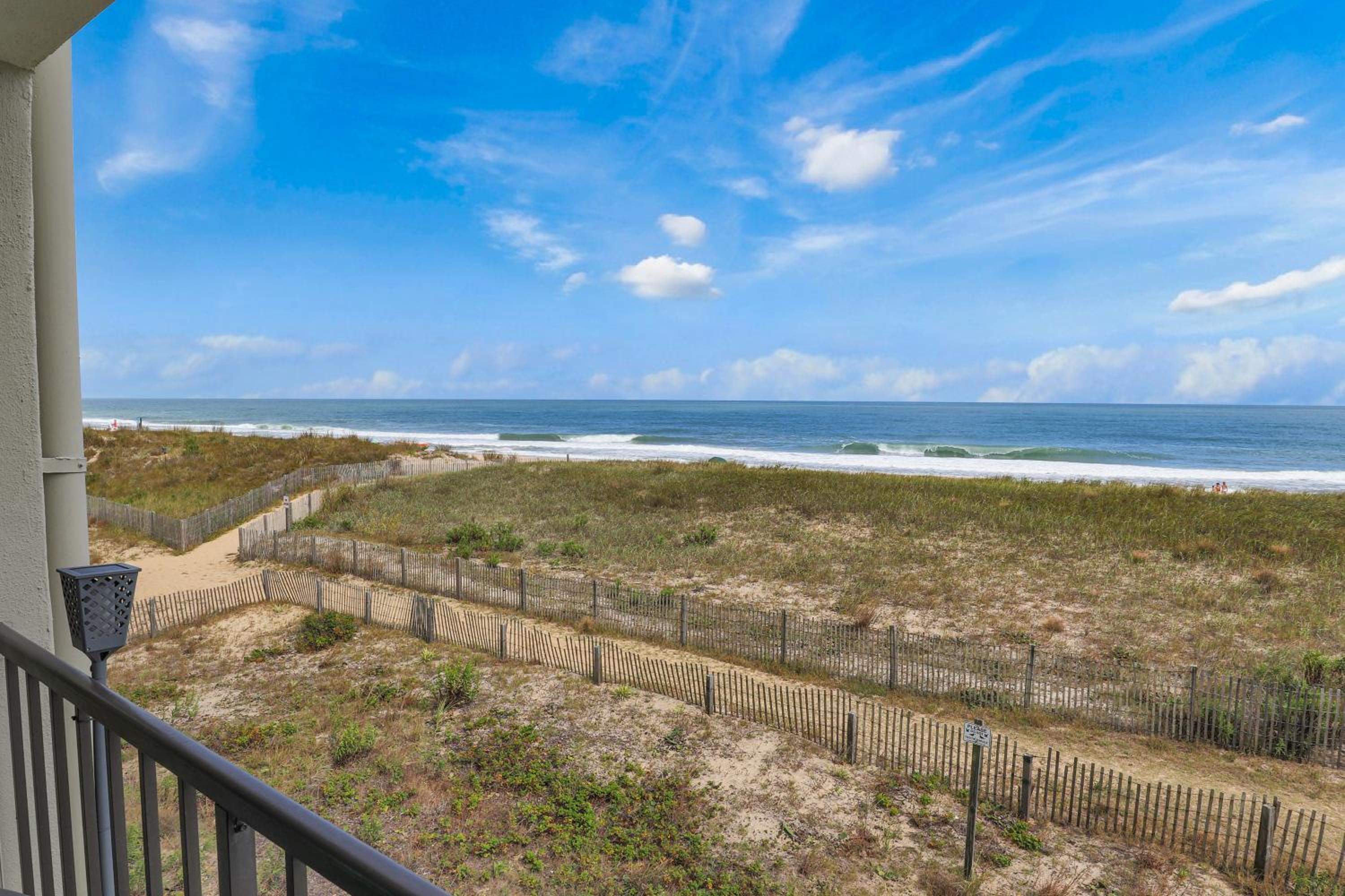 BeachBox I - The One with Incredible Sunrises - Couple's Retreat - East Winds 202