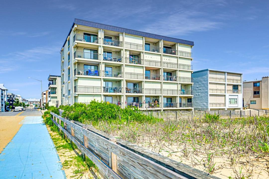 BeachBox I - The One with Incredible Sunrises - Couple's Retreat - East Winds 202