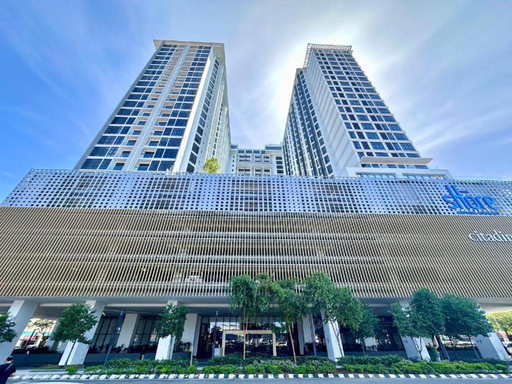 Seaview KK Centre Hotspot The Shore - Mixma Suites