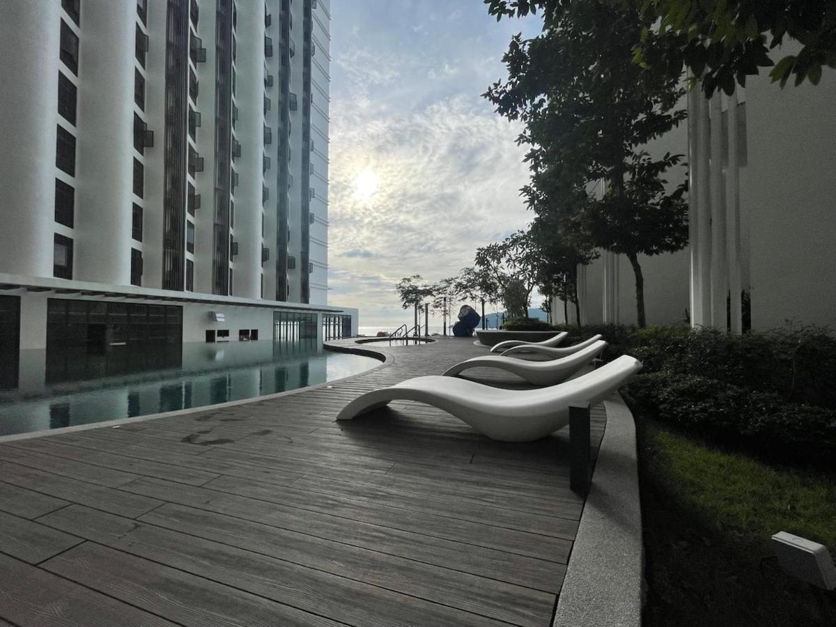 Seaview KK Centre Hotspot The Shore - Mixma Suites