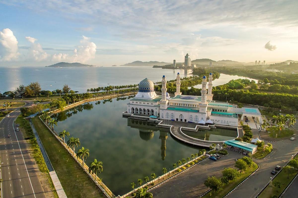 Seaview KK Centre Hotspot The Shore - Mixma Suites