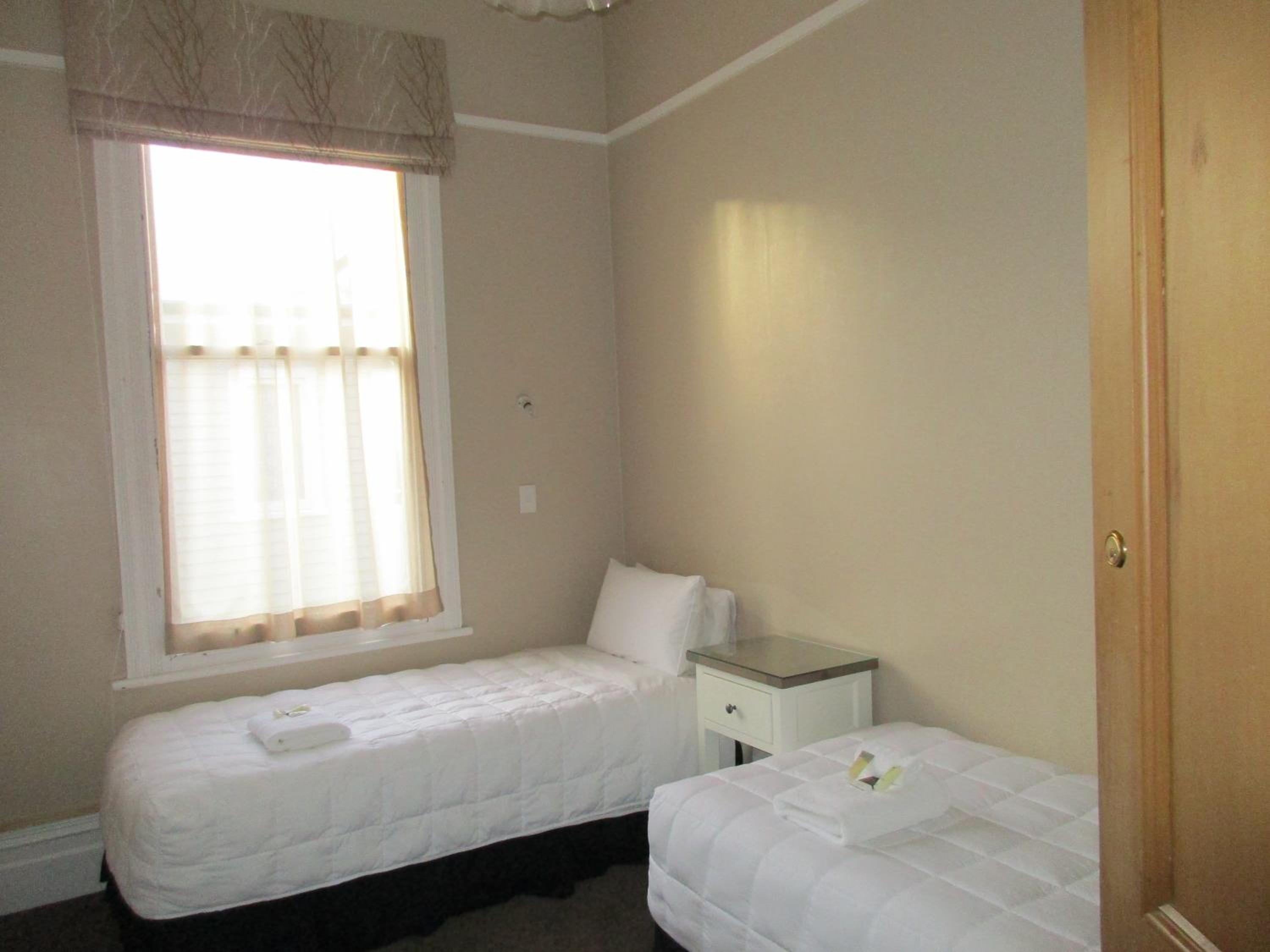 Valmai House & Motel Cambridge