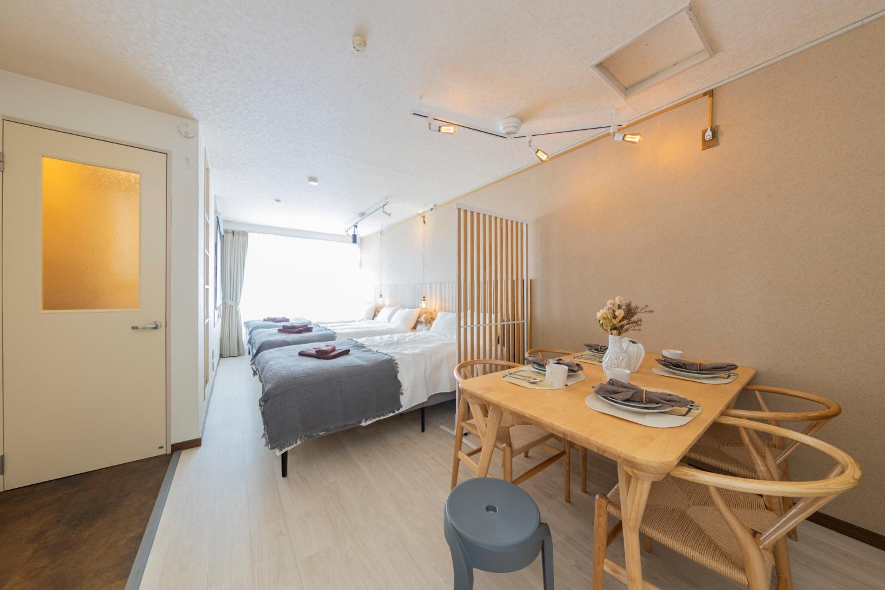 Joyful JUJO Stay 1minute walk from JR Jujo Station Shibuya 15min Shinjuku 11min Ikebukuro 6min Max 6guests 33square meters Simmons bed