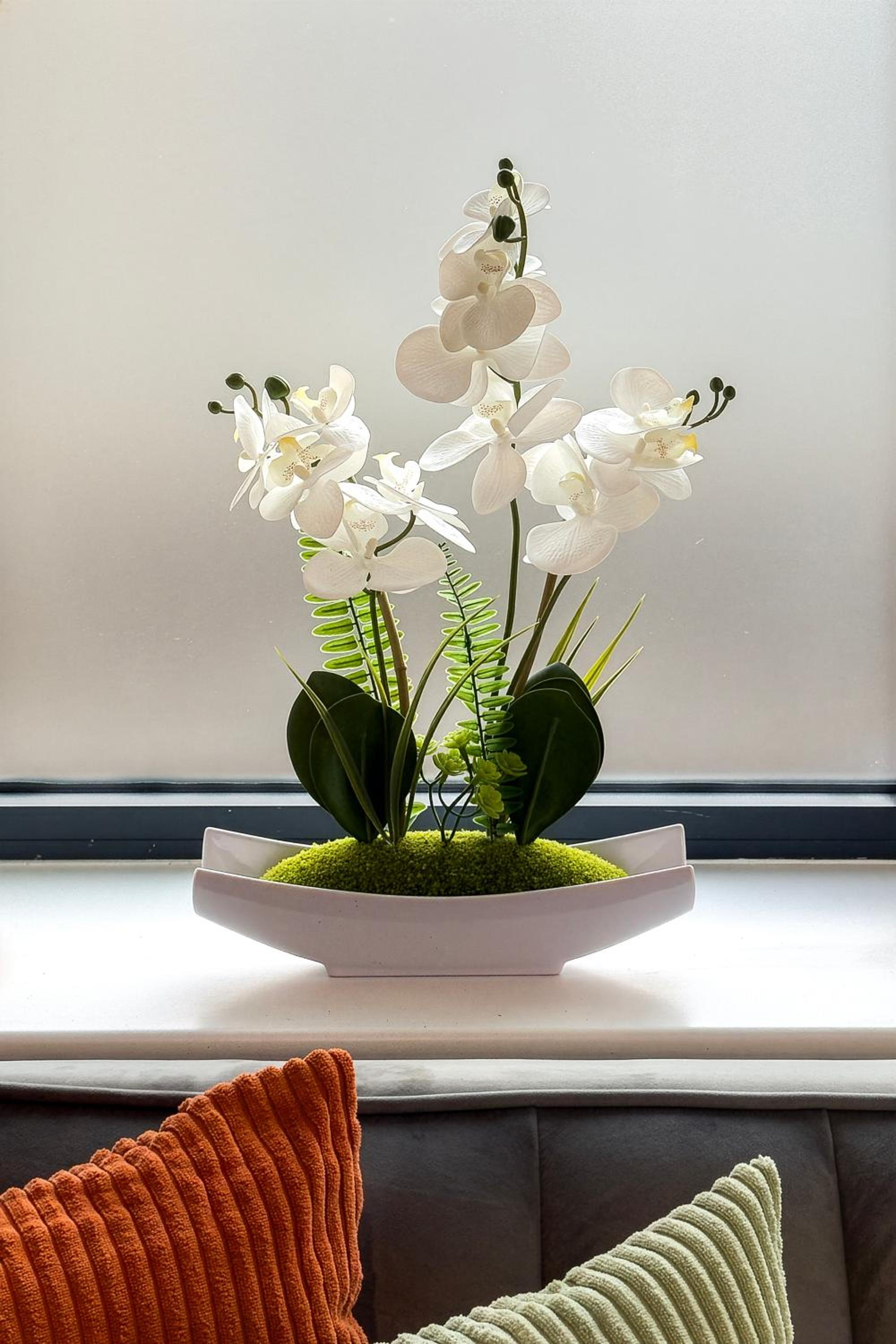 Modern 2-Bedroom, 2-Bathroom Apartment with Balcony in Hoxton Sleeps 6
