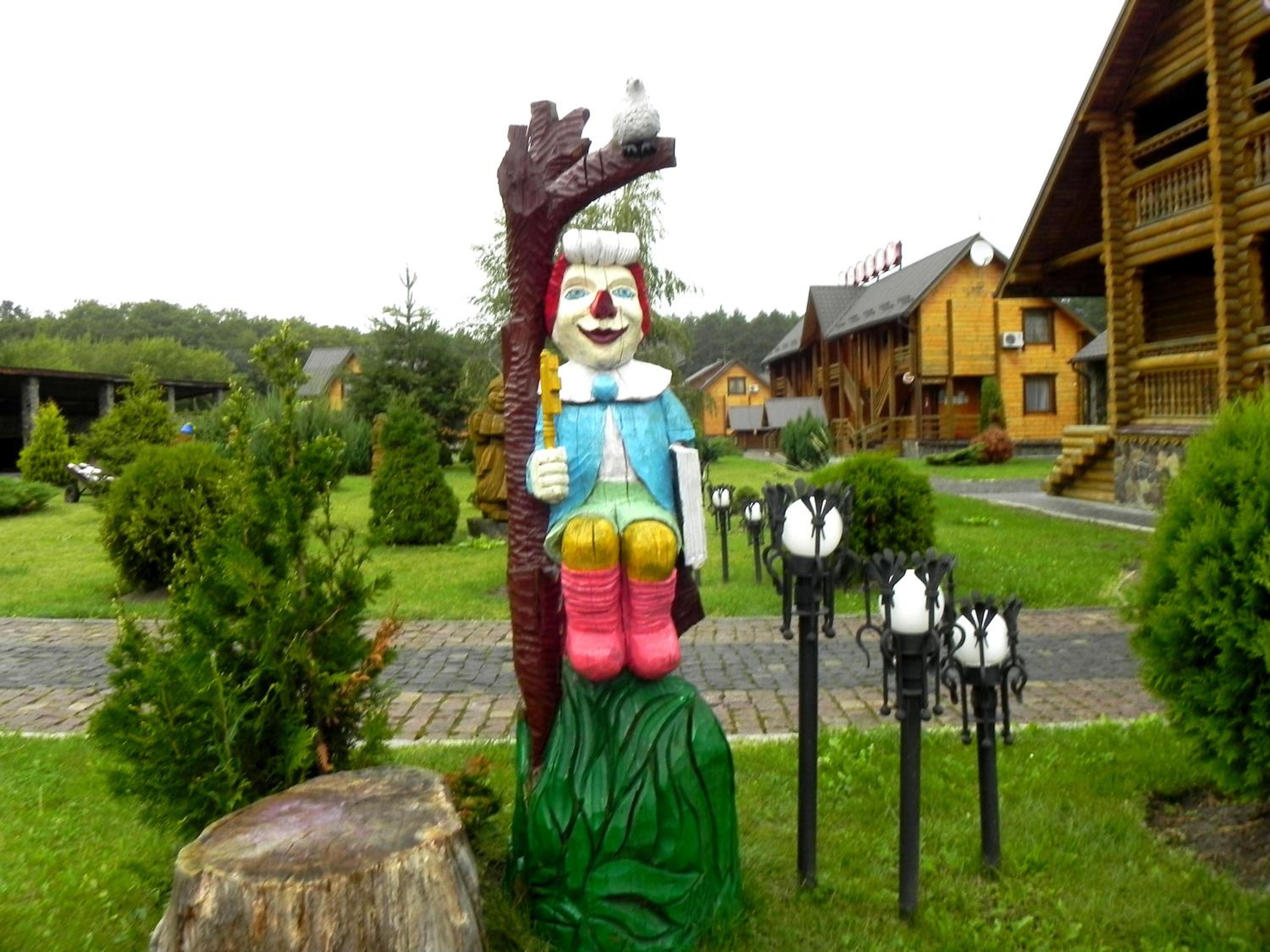 Hotel and restaurant complex Skolmo