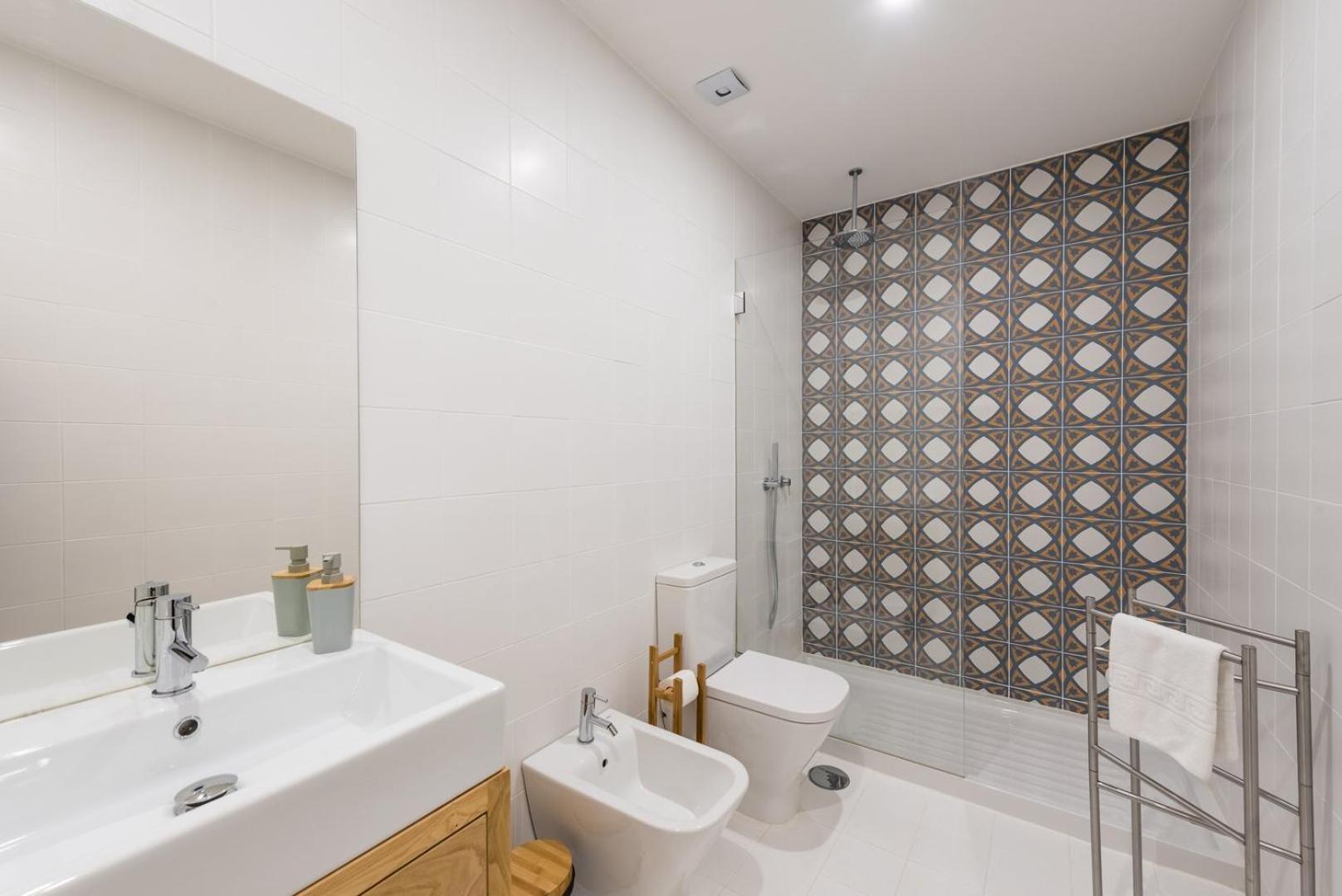 Photo 33