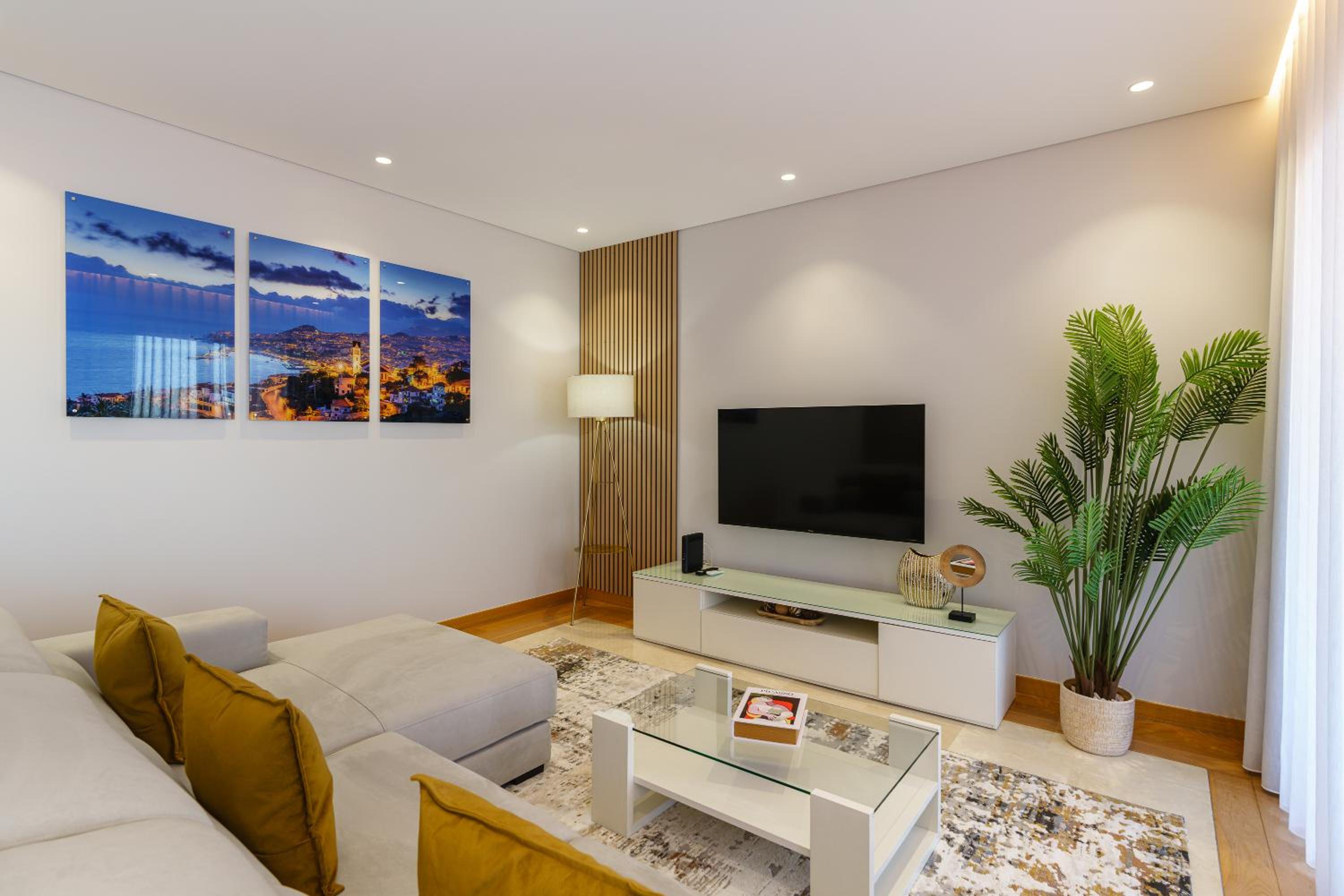 Mar e Sol Chic & Modern City Apartment