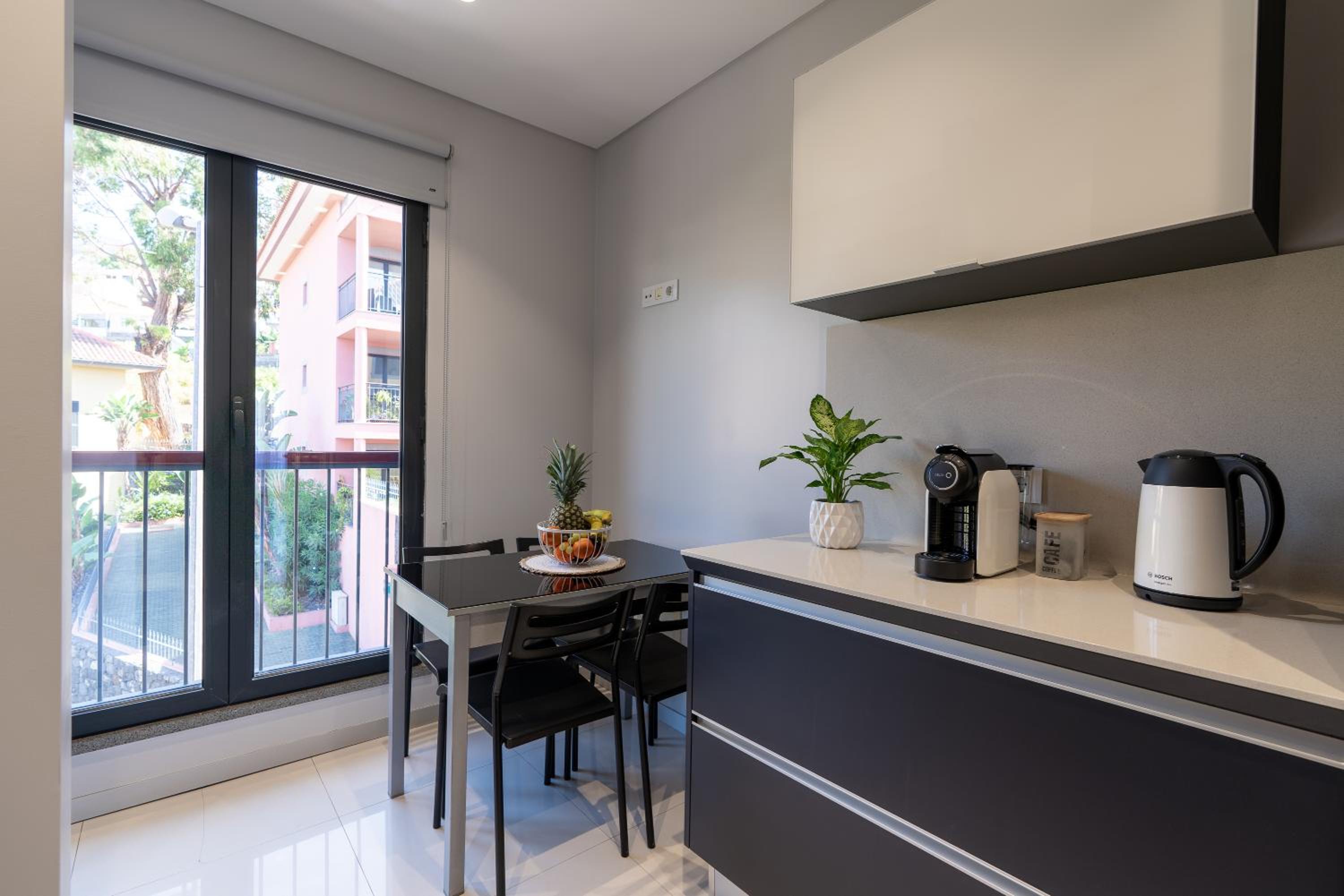 Mar e Sol Chic & Modern City Apartment