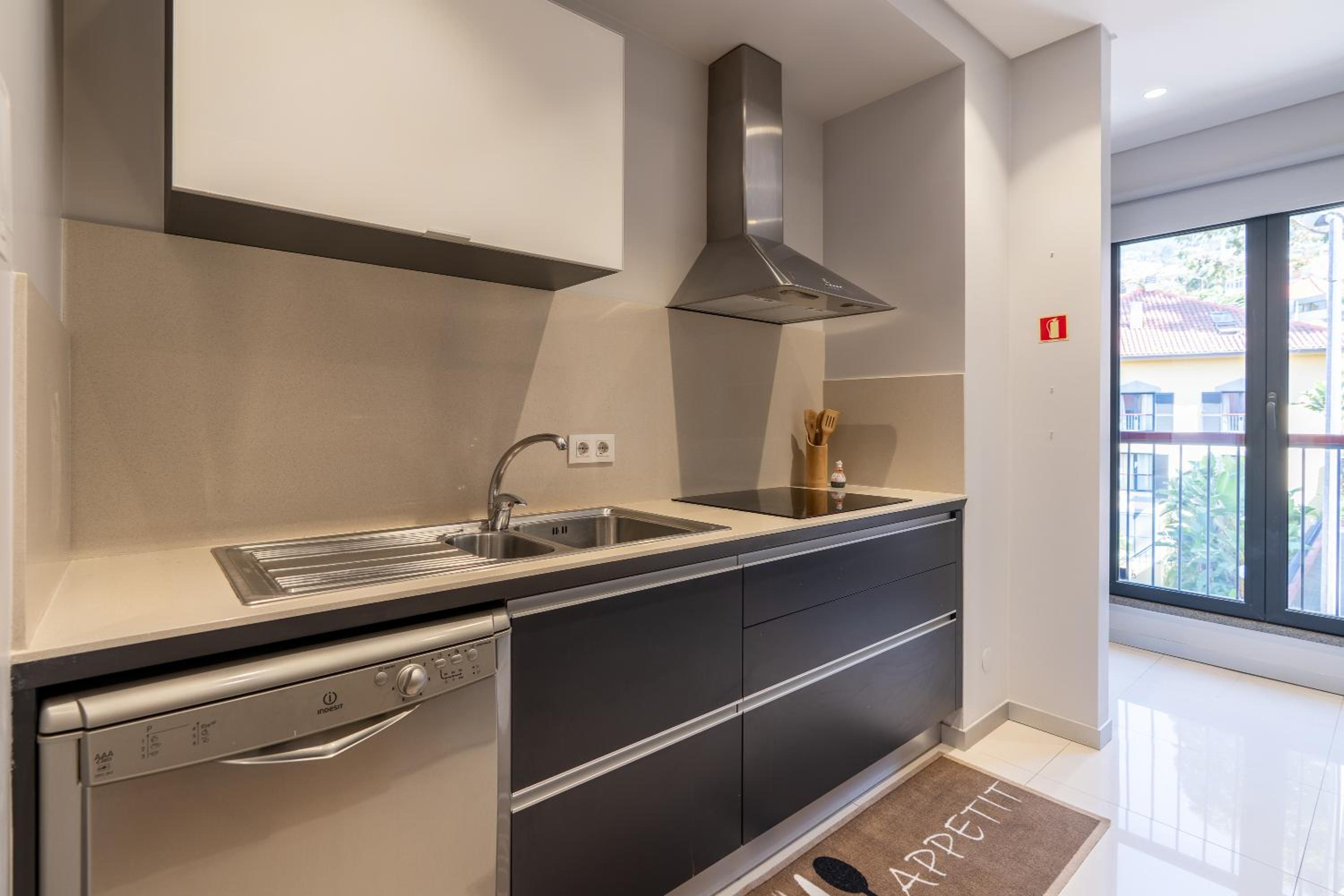 Mar e Sol Chic & Modern City Apartment
