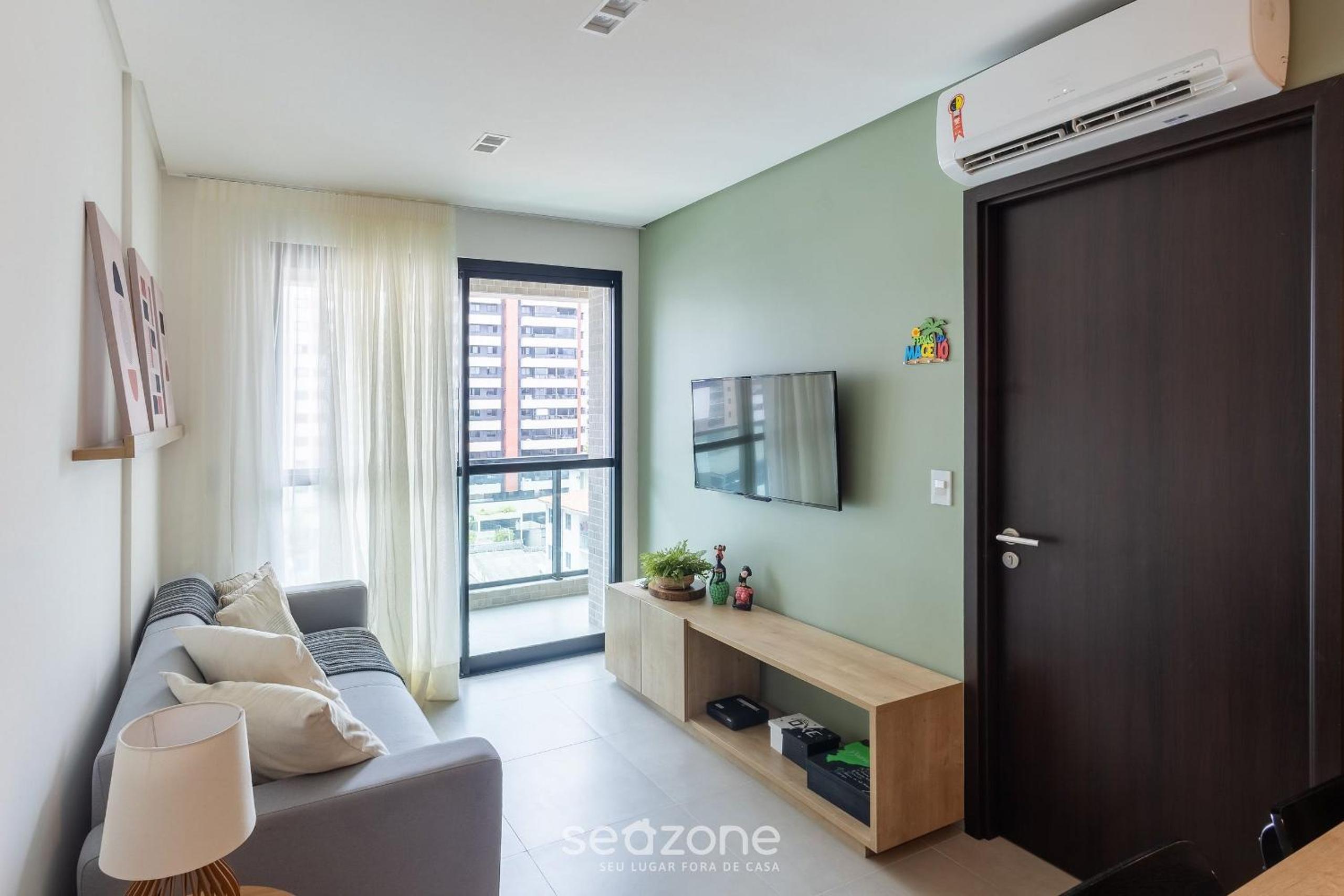 Apart with 1 suite 700 m from the beach ELR0507