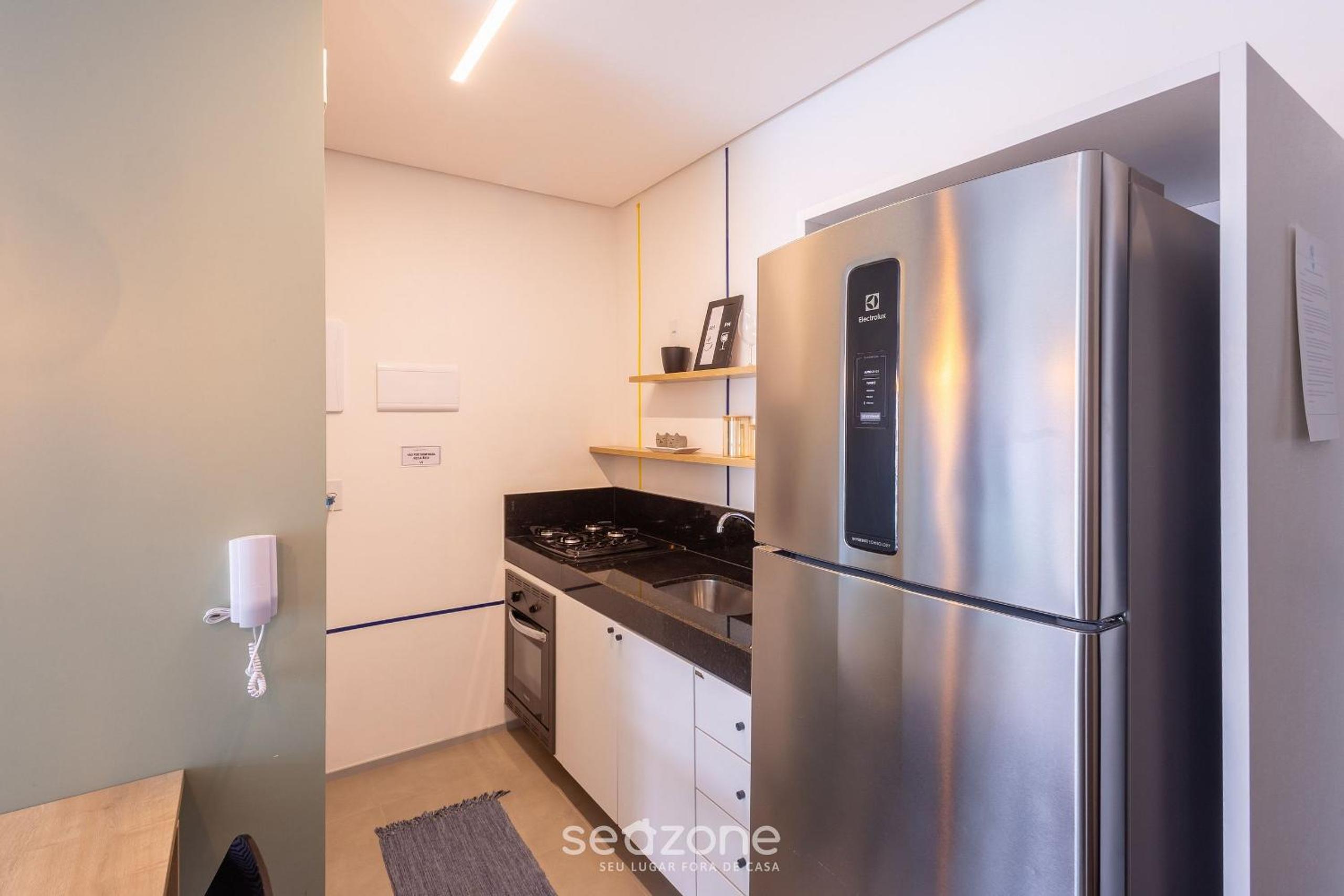 Apart with 1 suite 700 m from the beach ELR0507