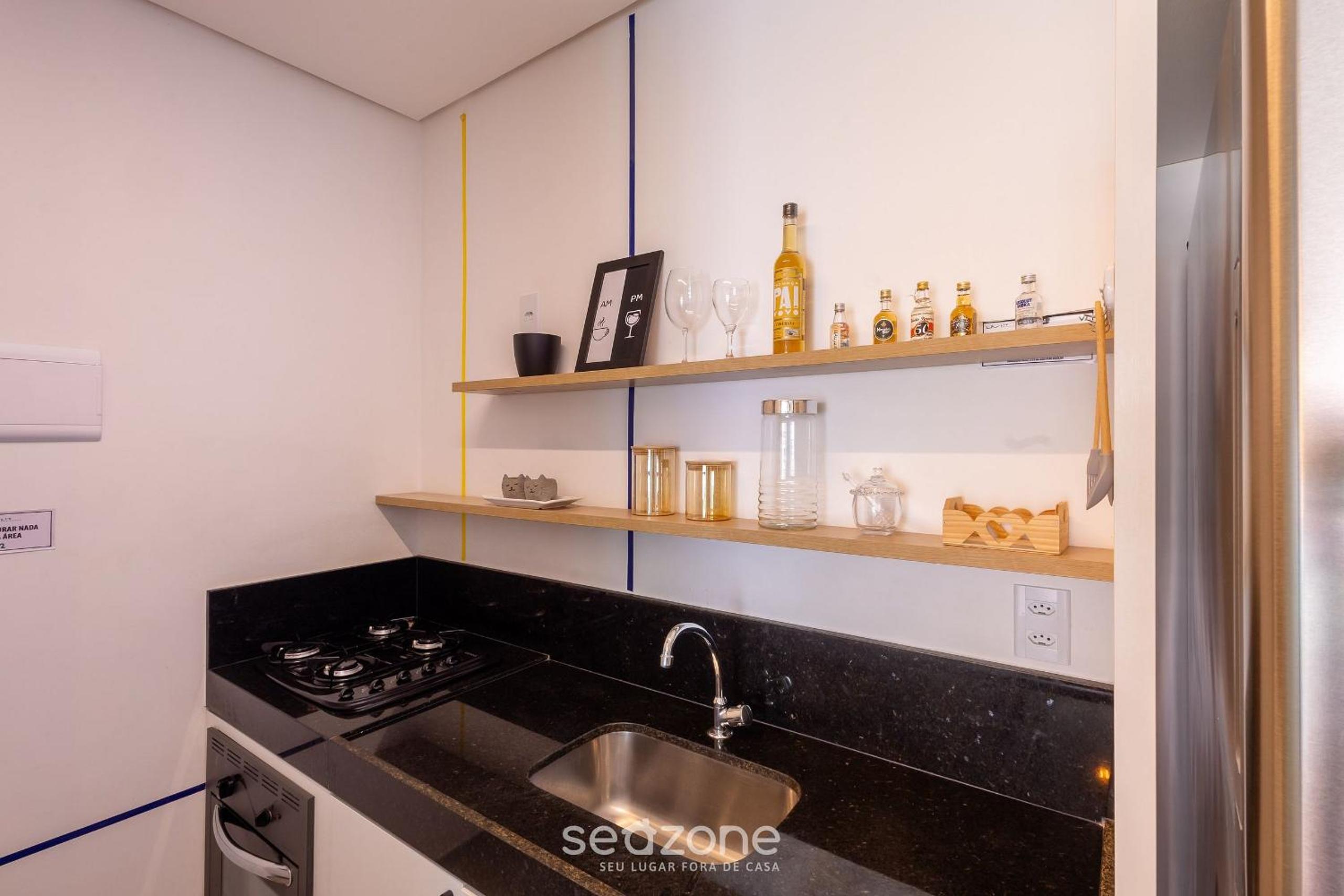 Apart with 1 suite 700 m from the beach ELR0507
