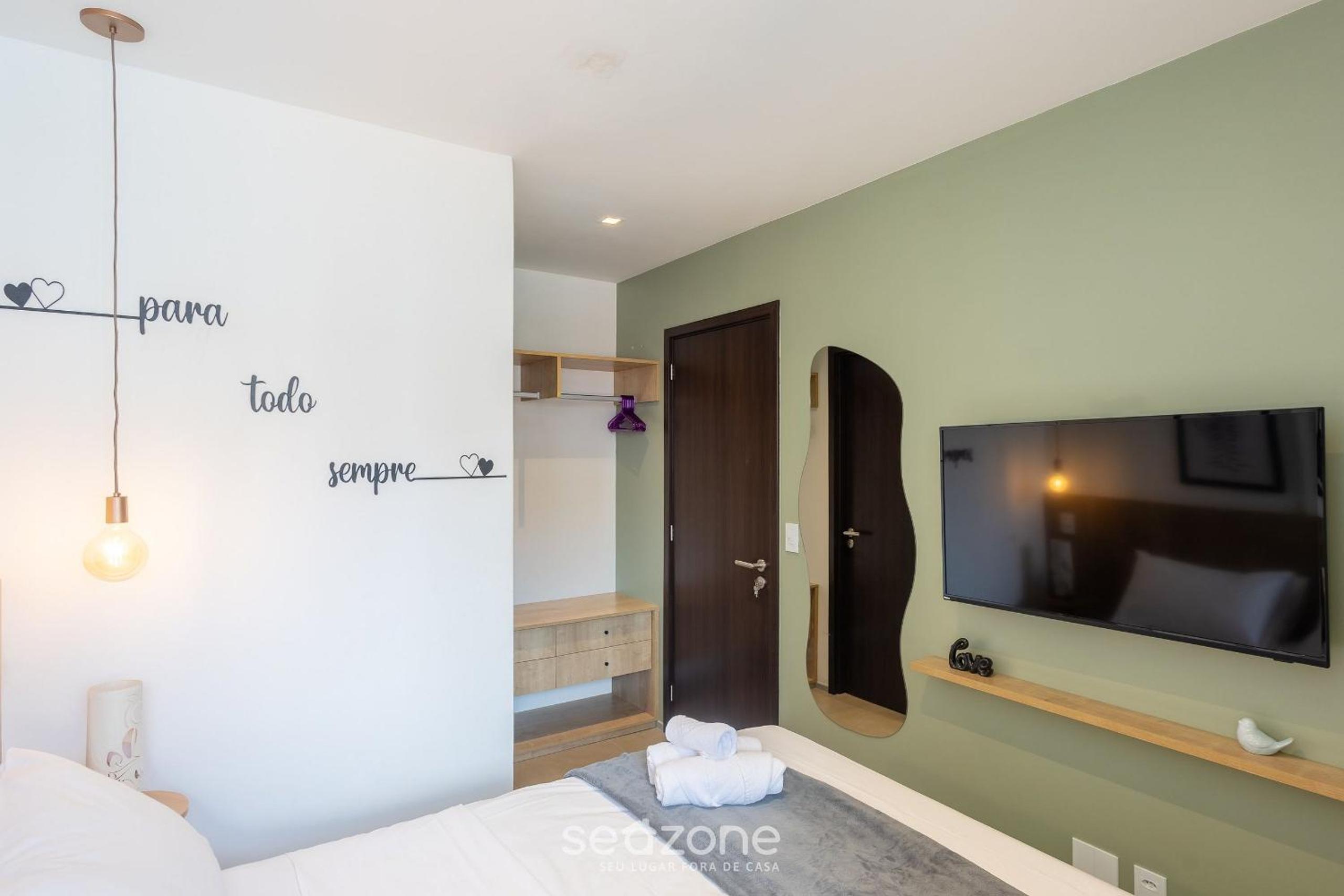 Apart with 1 suite 700 m from the beach ELR0507