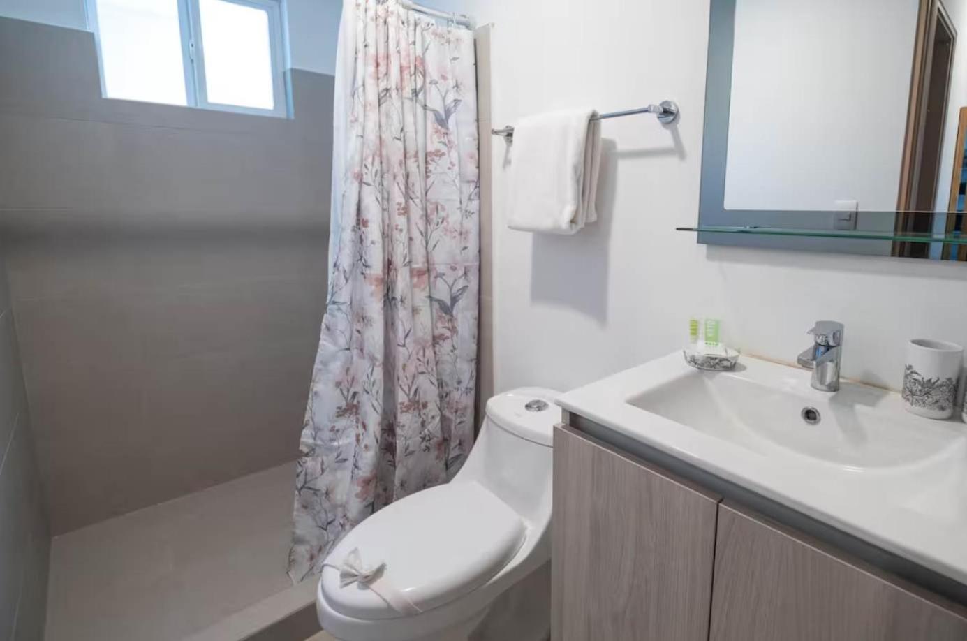 Modern 3BR Condo at Viva Jaco w Pool & Gym