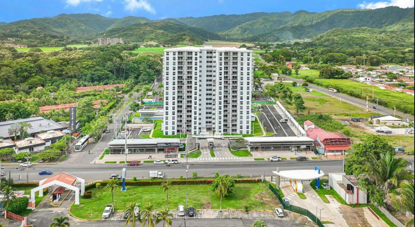 Modern 3BR Condo at Viva Jaco w Pool & Gym