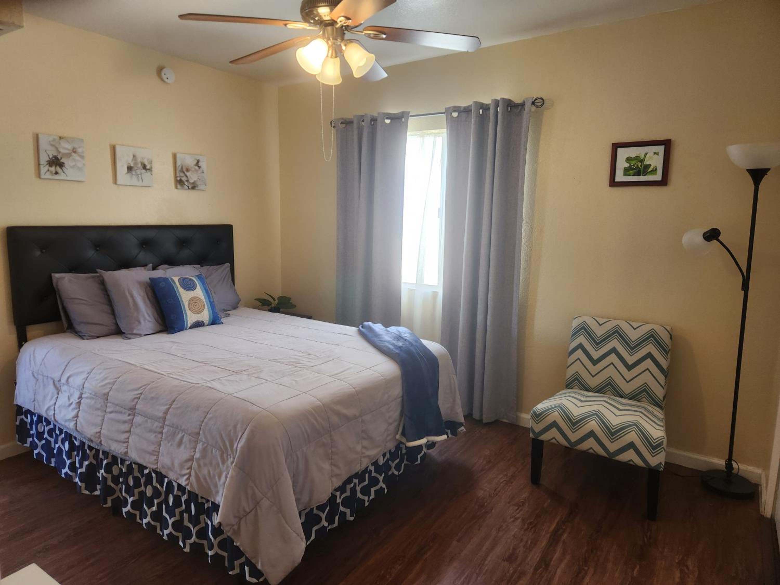 Charming 1-bed apt, cook-ready kitchen, laundry, 5-8 mins to U of A and Downtown