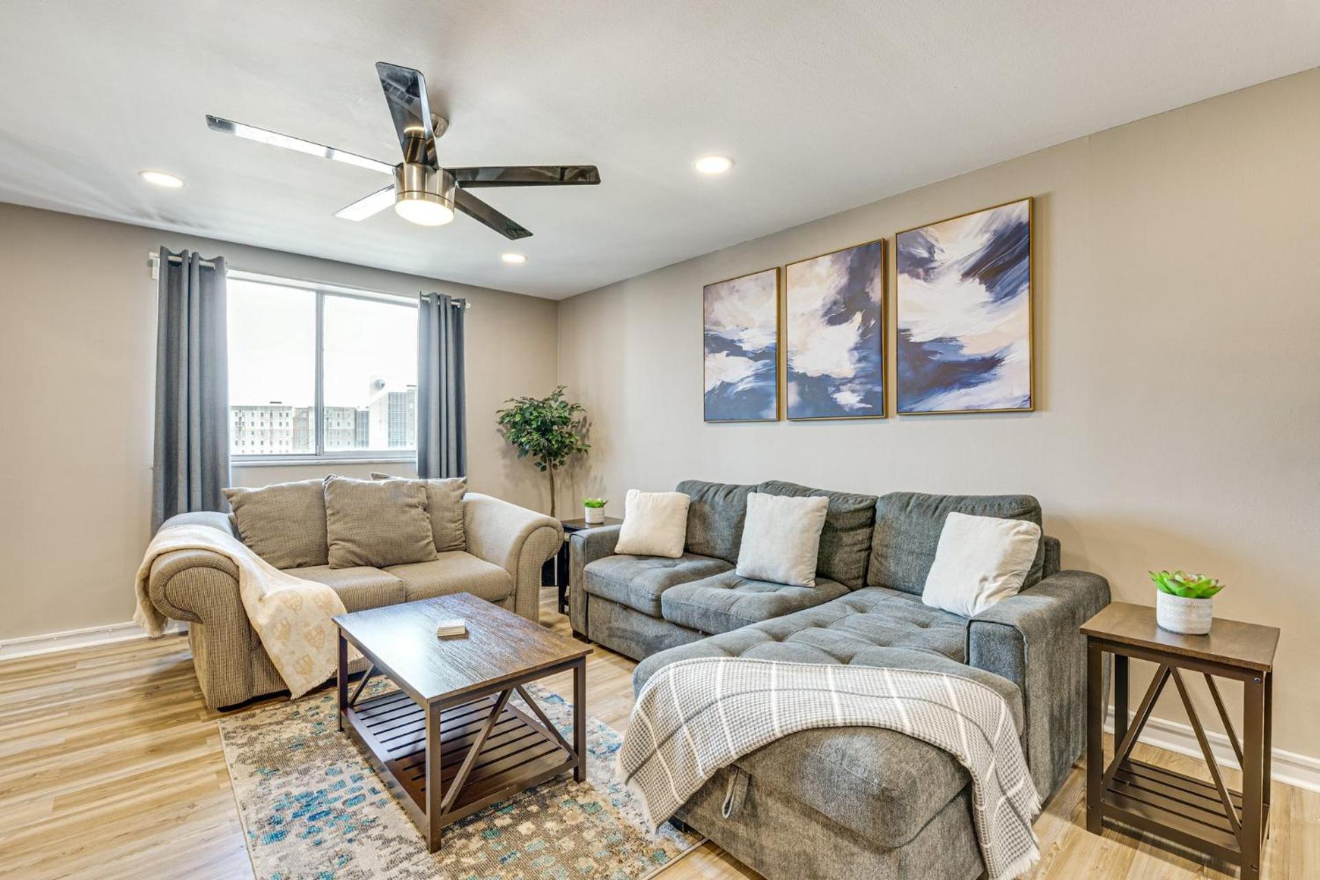 Mid town 2 bedroom cozy apartment- 15 F Near Merc Stadium