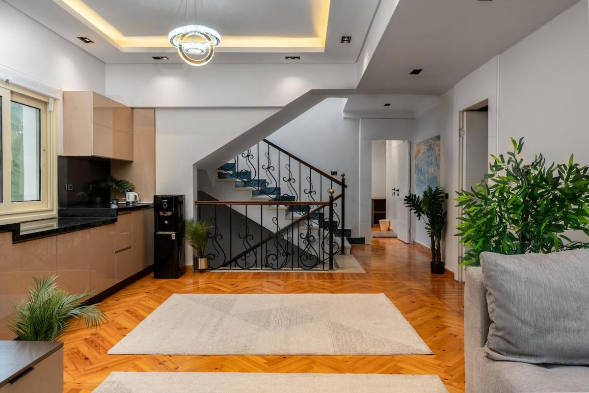 Luxury Family Villa with Private Pool in Sheikh Zayed Khan
