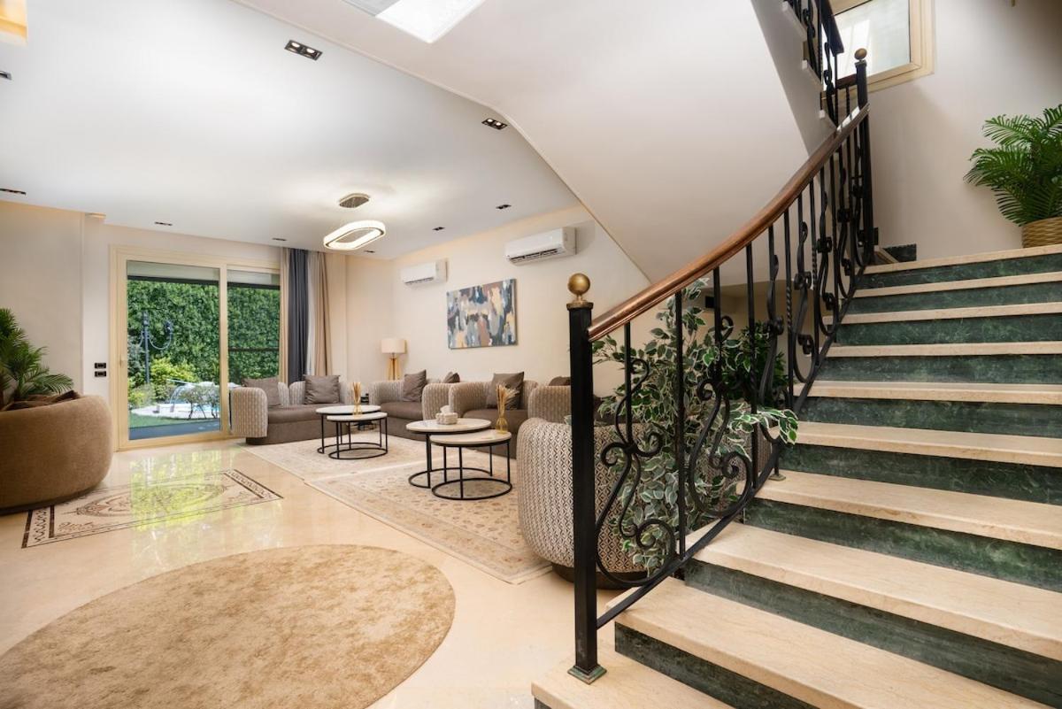 Luxury Family Villa with Private Pool in Sheikh Zayed Khan