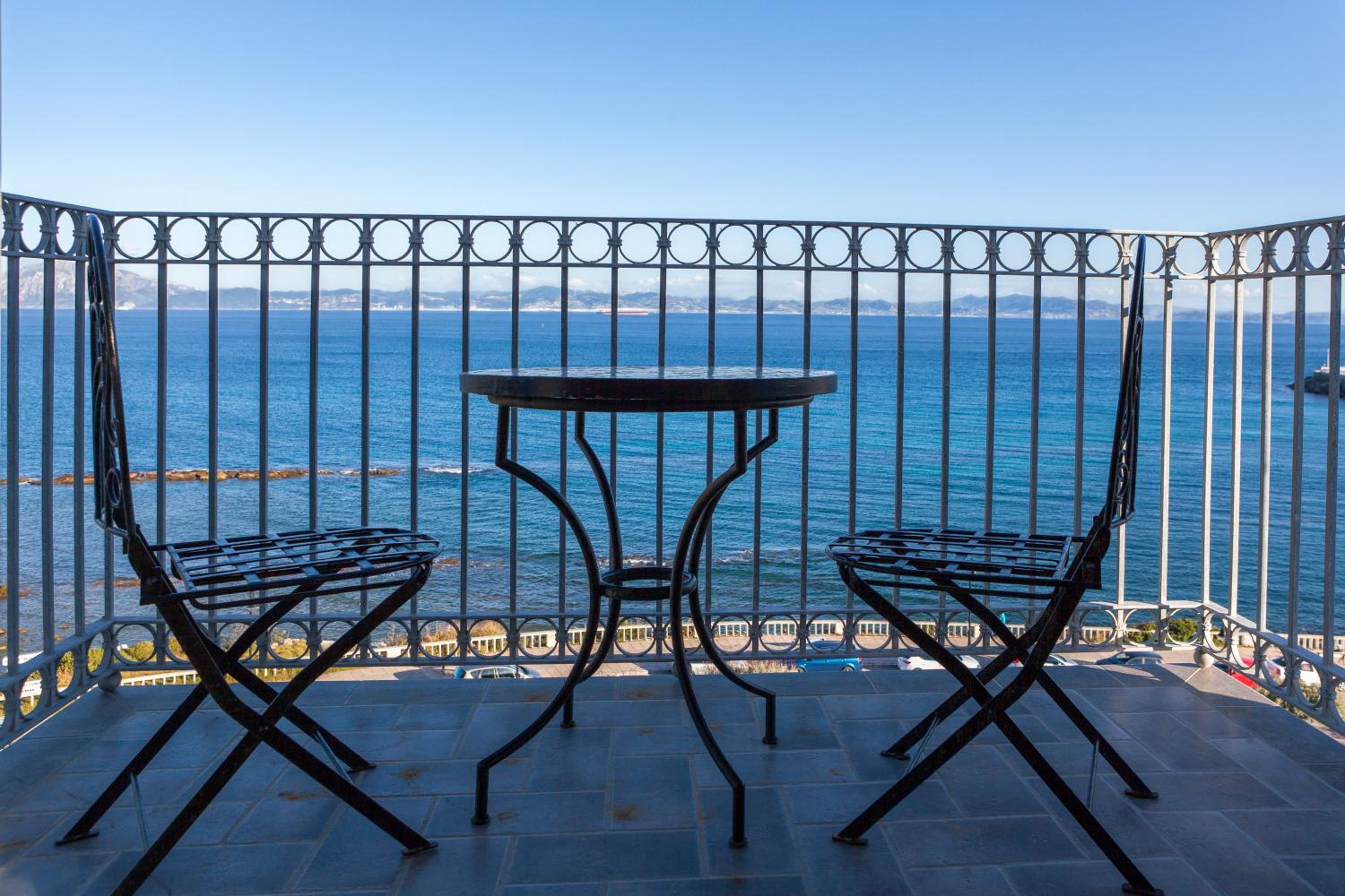 Apartamentos La Residencia Tarifa