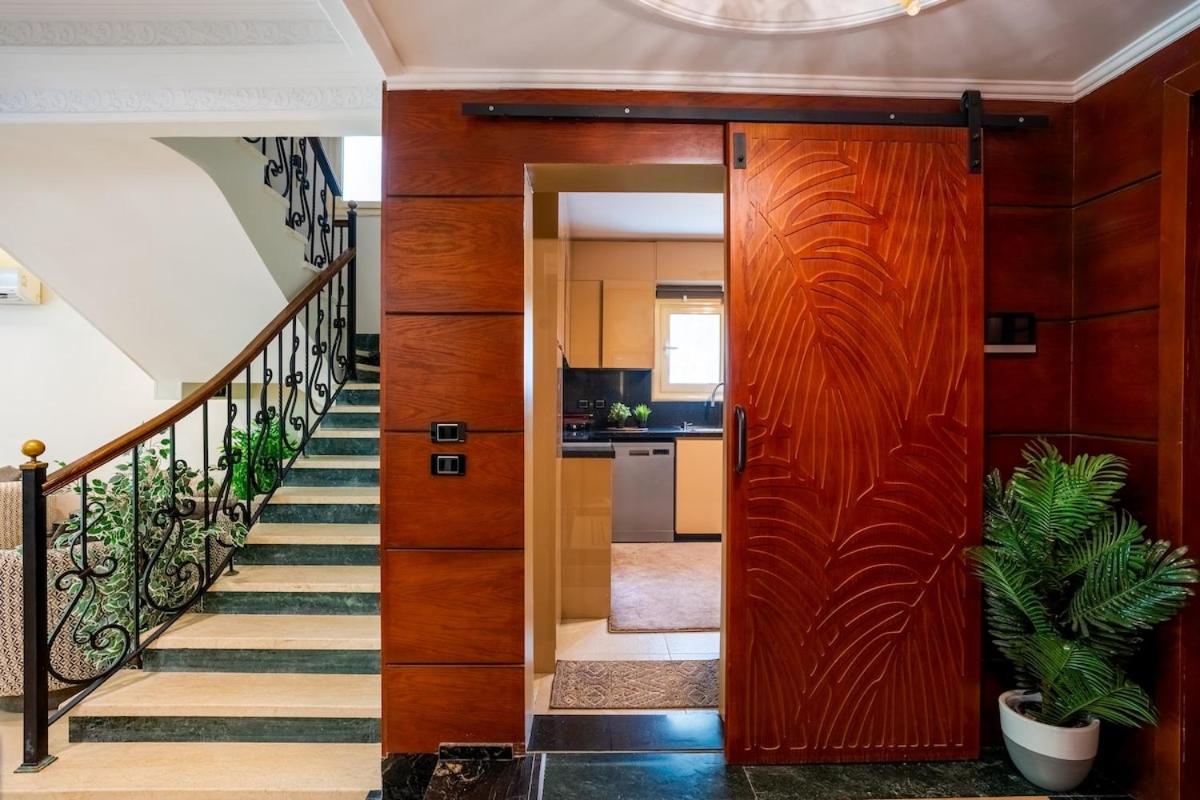 Luxury Family Villa with Private Pool in Sheikh Zayed Khan
