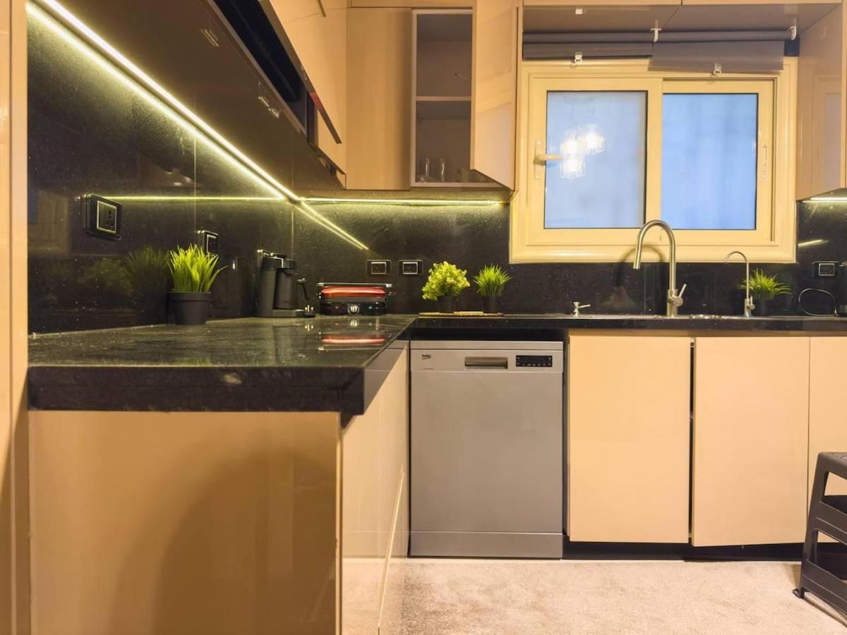 Luxury Family Villa with Private Pool in Sheikh Zayed Khan