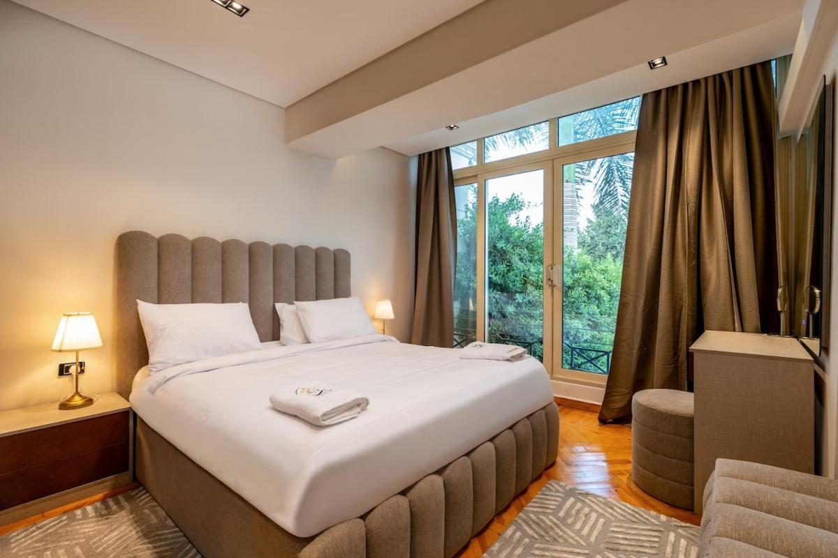 Luxury Family Villa with Private Pool in Sheikh Zayed Khan