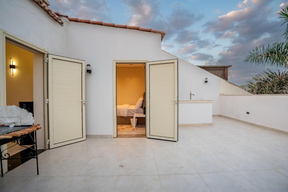 Luxury Family Villa with Private Pool in Sheikh Zayed Khan